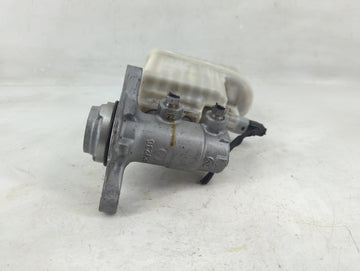 2011-2014 Hyundai Sonata Brake Master Cylinder - Oemusedautoparts1.com