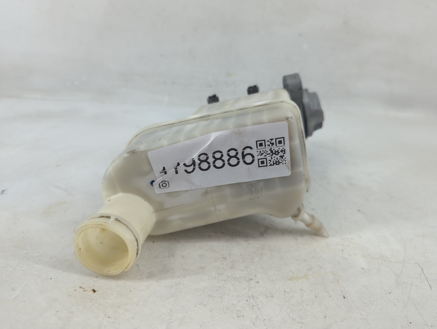2011-2014 Hyundai Sonata Brake Master Cylinder - Oemusedautoparts1.com