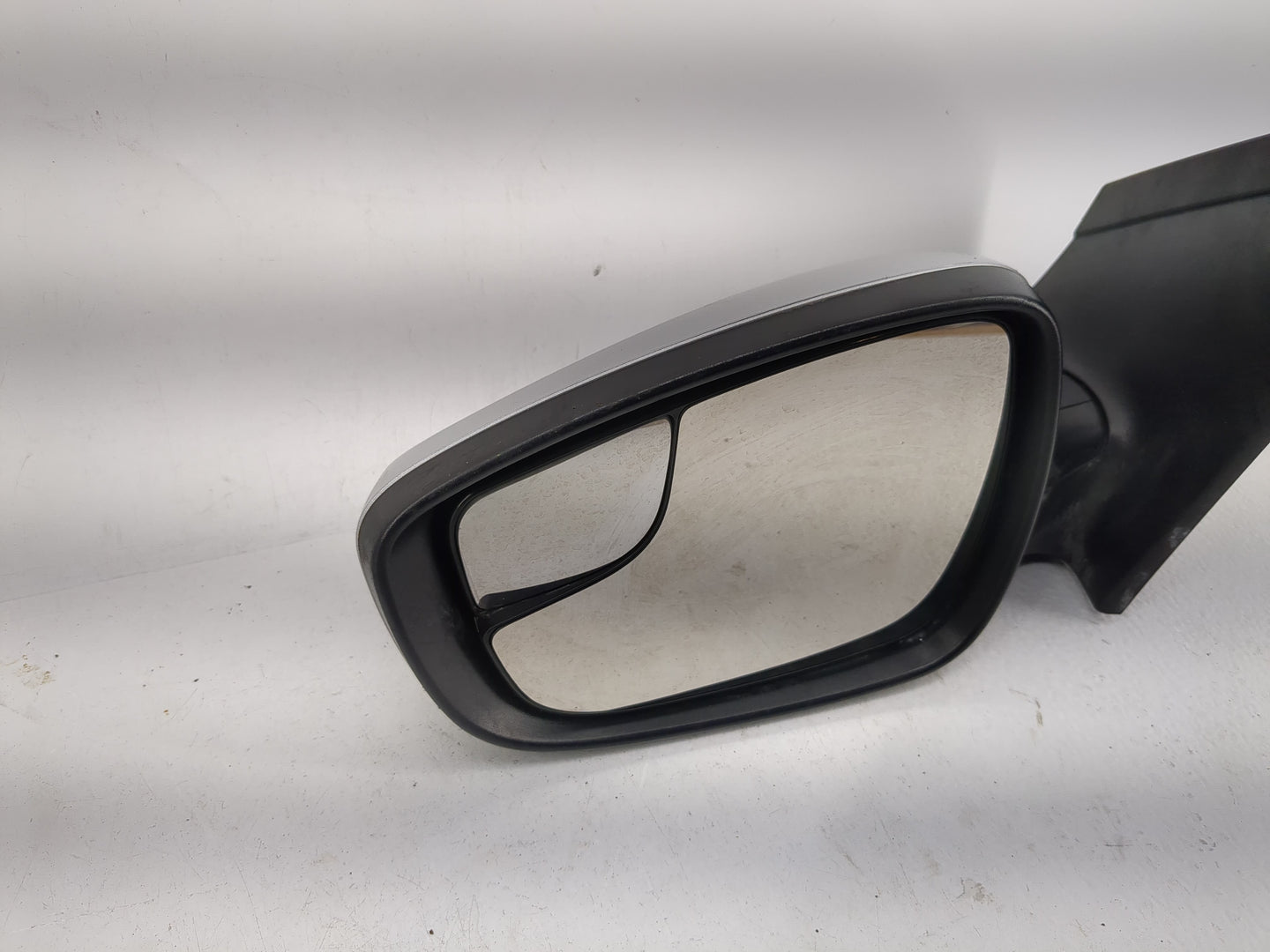 2011-2014 Hyundai Sonata Passenger Side View Mirror - Right Door Mirror OEM Used - Oemusedautoparts1.com