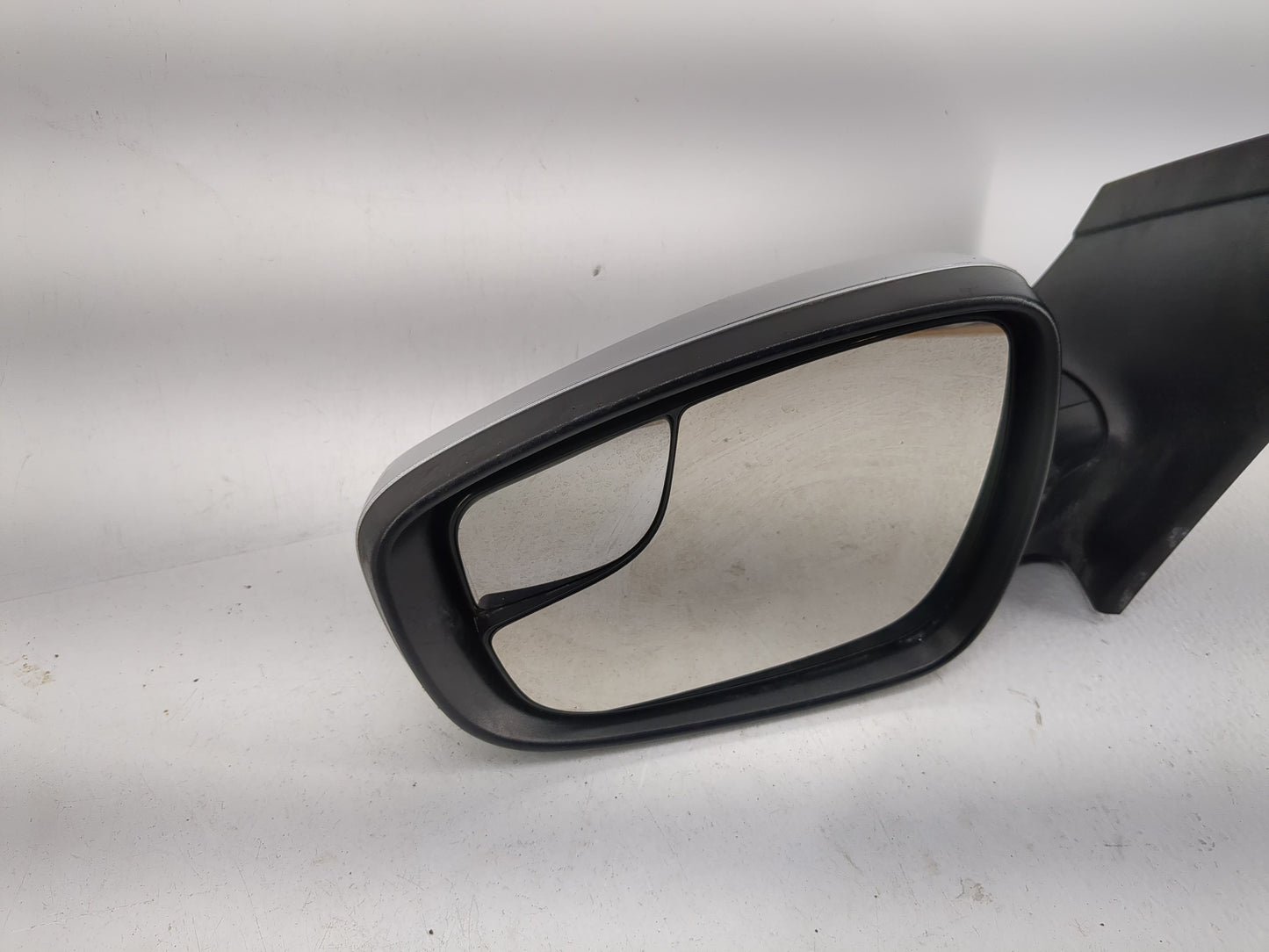 2011-2014 Hyundai Sonata Passenger Side View Mirror - Right Door Mirror OEM Used - Oemusedautoparts1.com