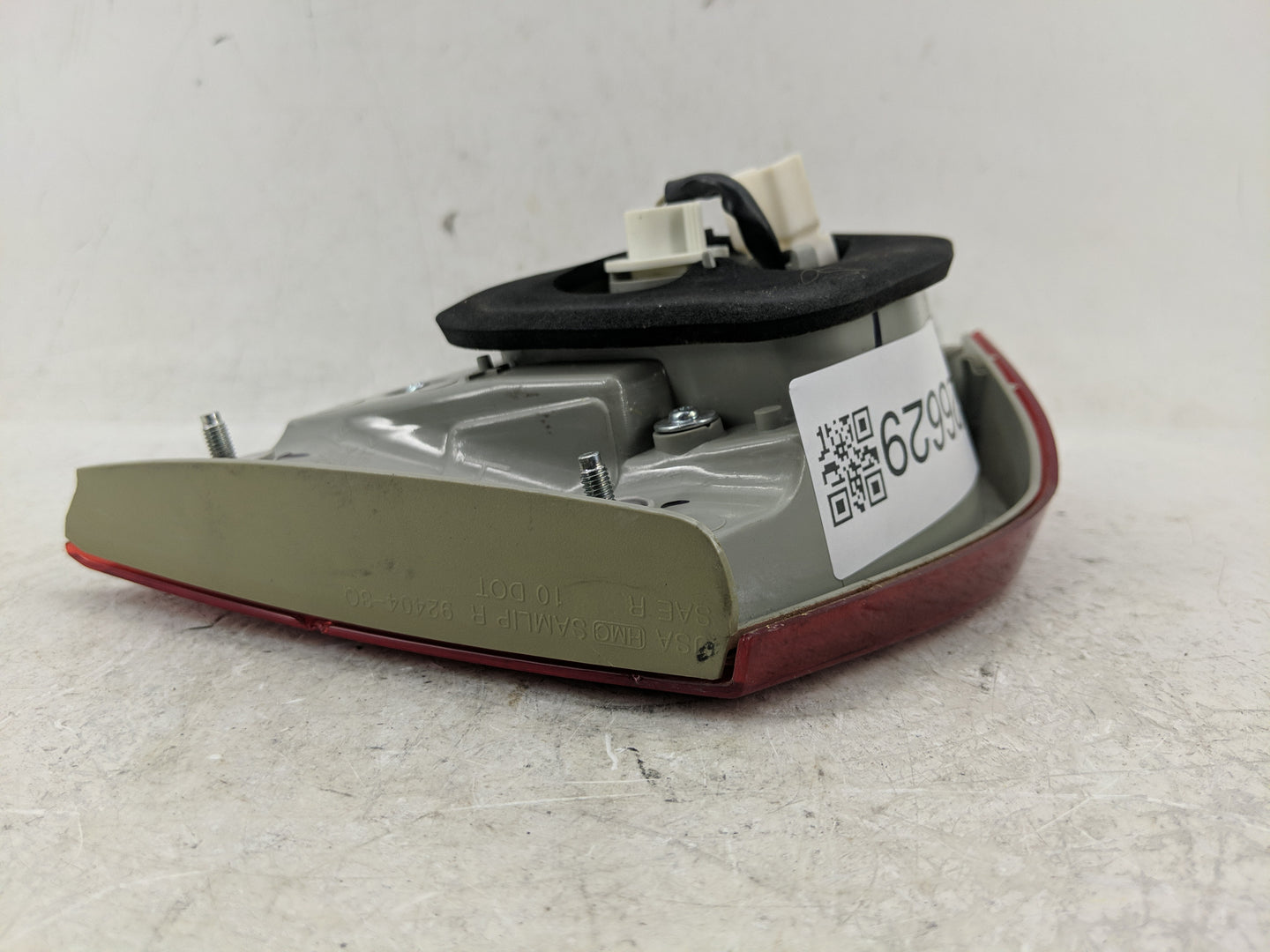 2011-2014 Hyundai Sonata Tail Light Assembly Passenger Right OEM P/N:92404-3Q Fits Fits 2011 2012 2013 2014 OEM Used Auto Pa