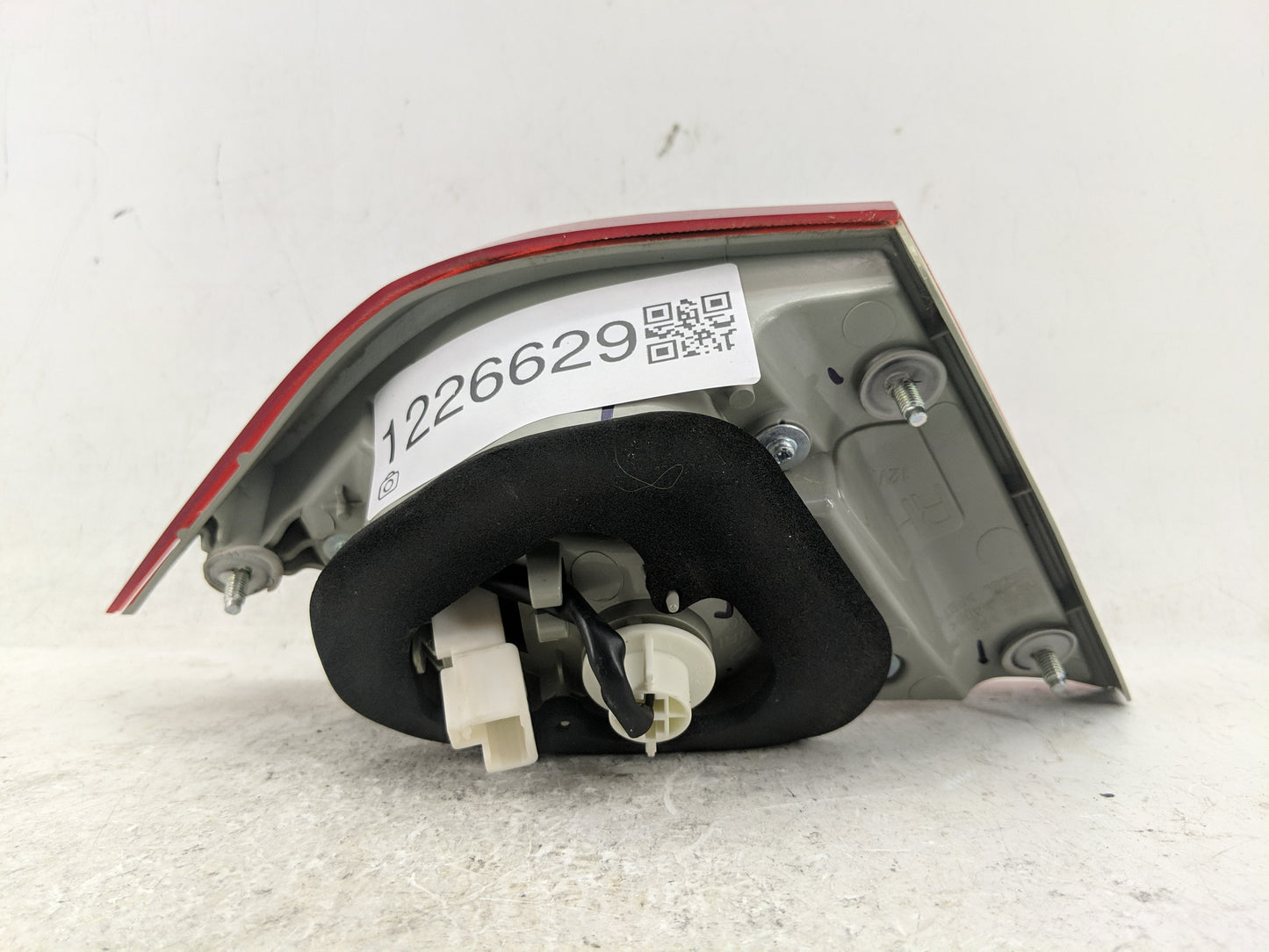 2011-2014 Hyundai Sonata Tail Light Assembly Passenger Right OEM P/N:92404-3Q Fits Fits 2011 2012 2013 2014 OEM Used Auto Pa