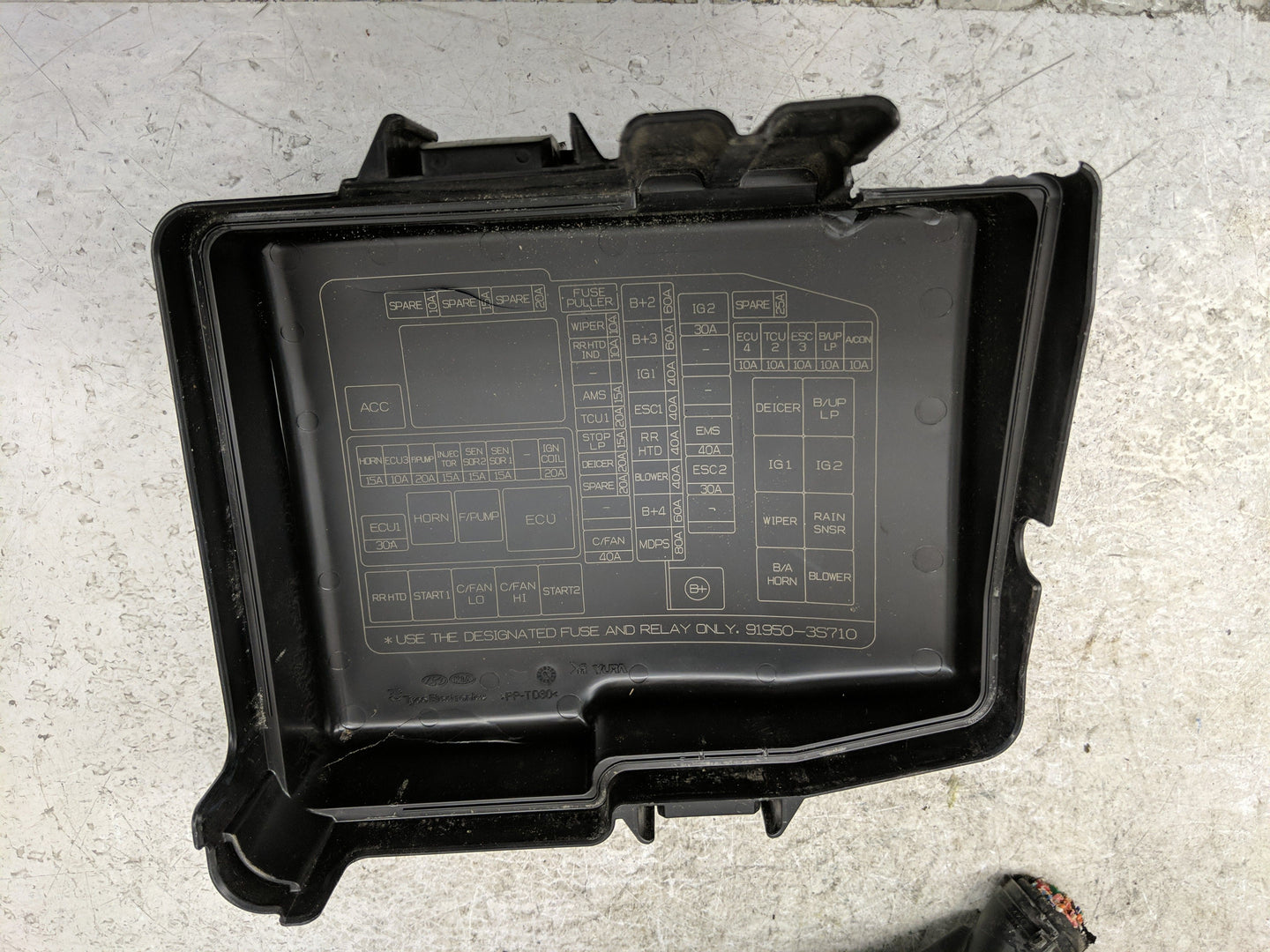 2011-2014 Hyundai Sonata Fusebox Fuse Box Panel Relay Module P/N:91950-35710 Fits Fits 2011 2012 2013 2014 OEM Used Auto Par