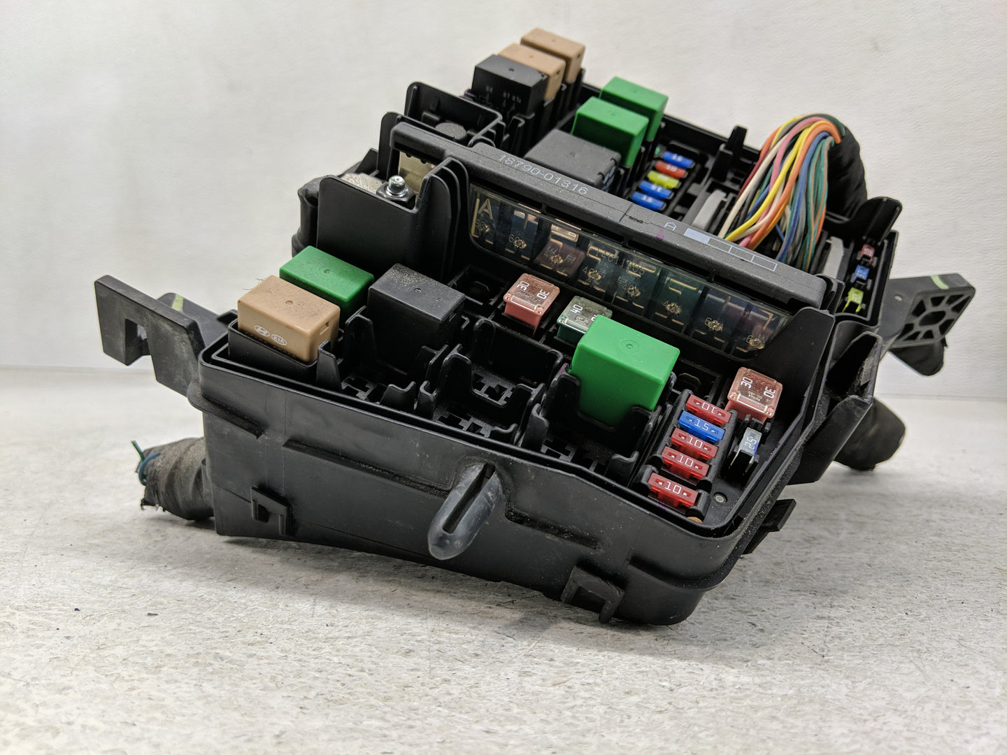 2011-2014 Hyundai Sonata Fusebox Fuse Box Panel Relay Module Fits Fits 2011 2012 2013 2014 OEM Used Auto Parts - Oemusedauto