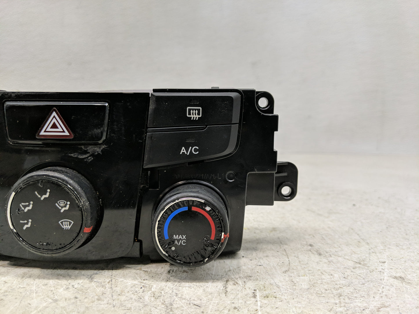 2014 Hyundai Sonata Climate Control Module Temperature AC/Heater Replacement P/N:972503Q030BLH Fits OEM Used Auto Parts - Oe