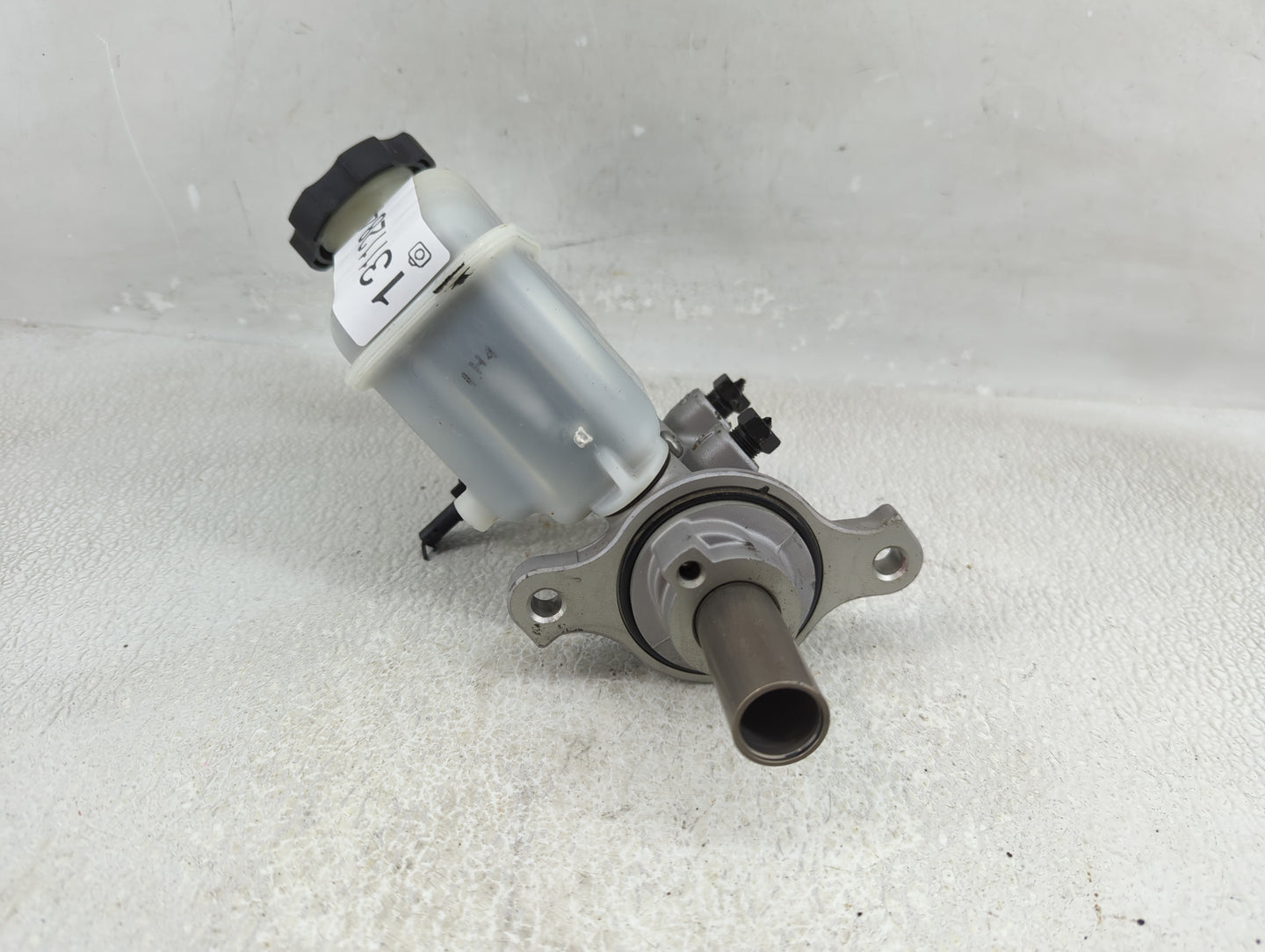 2011-2014 Hyundai Sonata Brake Master Cylinder - Oemusedautoparts1.com