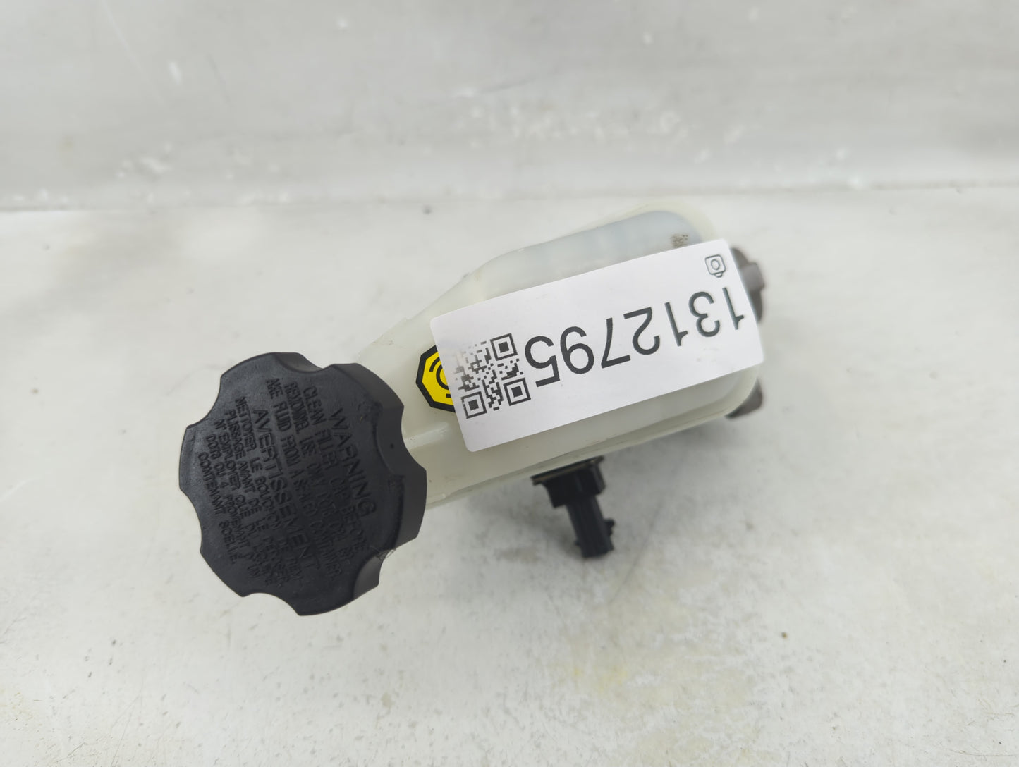 2011-2014 Hyundai Sonata Brake Master Cylinder - Oemusedautoparts1.com