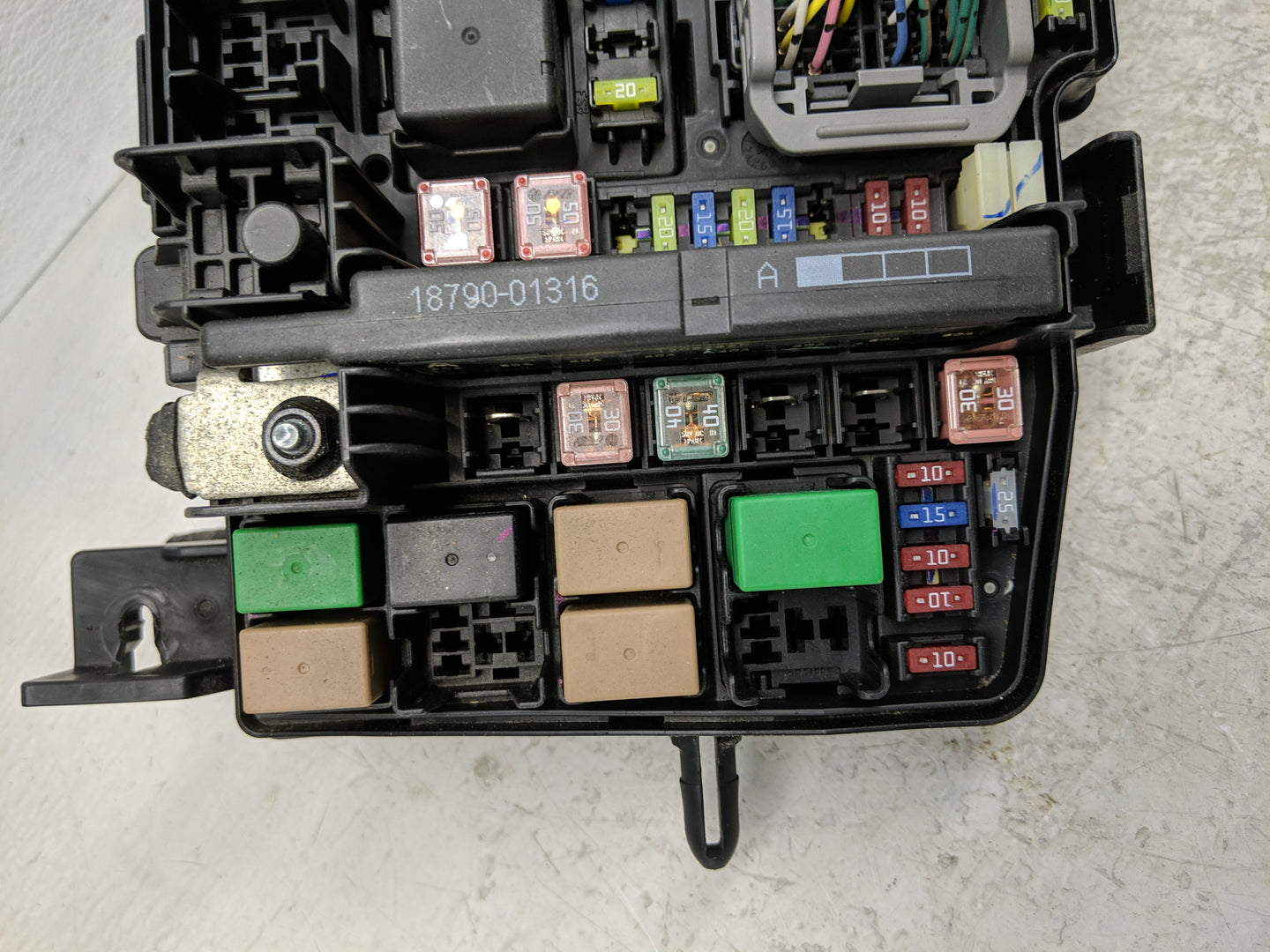2011-2014 Hyundai Sonata Fusebox Fuse Box Panel Relay Module P/N:VS917503Q040YC Fits Fits 2011 2012 2013 2014 OEM Used Auto 