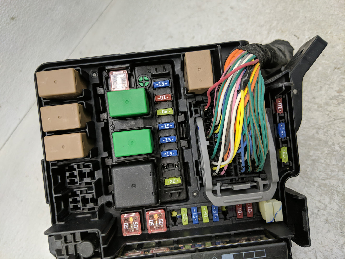 2011-2014 Hyundai Sonata Fusebox Fuse Box Panel Relay Module P/N:VS917503Q040YC Fits Fits 2011 2012 2013 2014 OEM Used Auto 