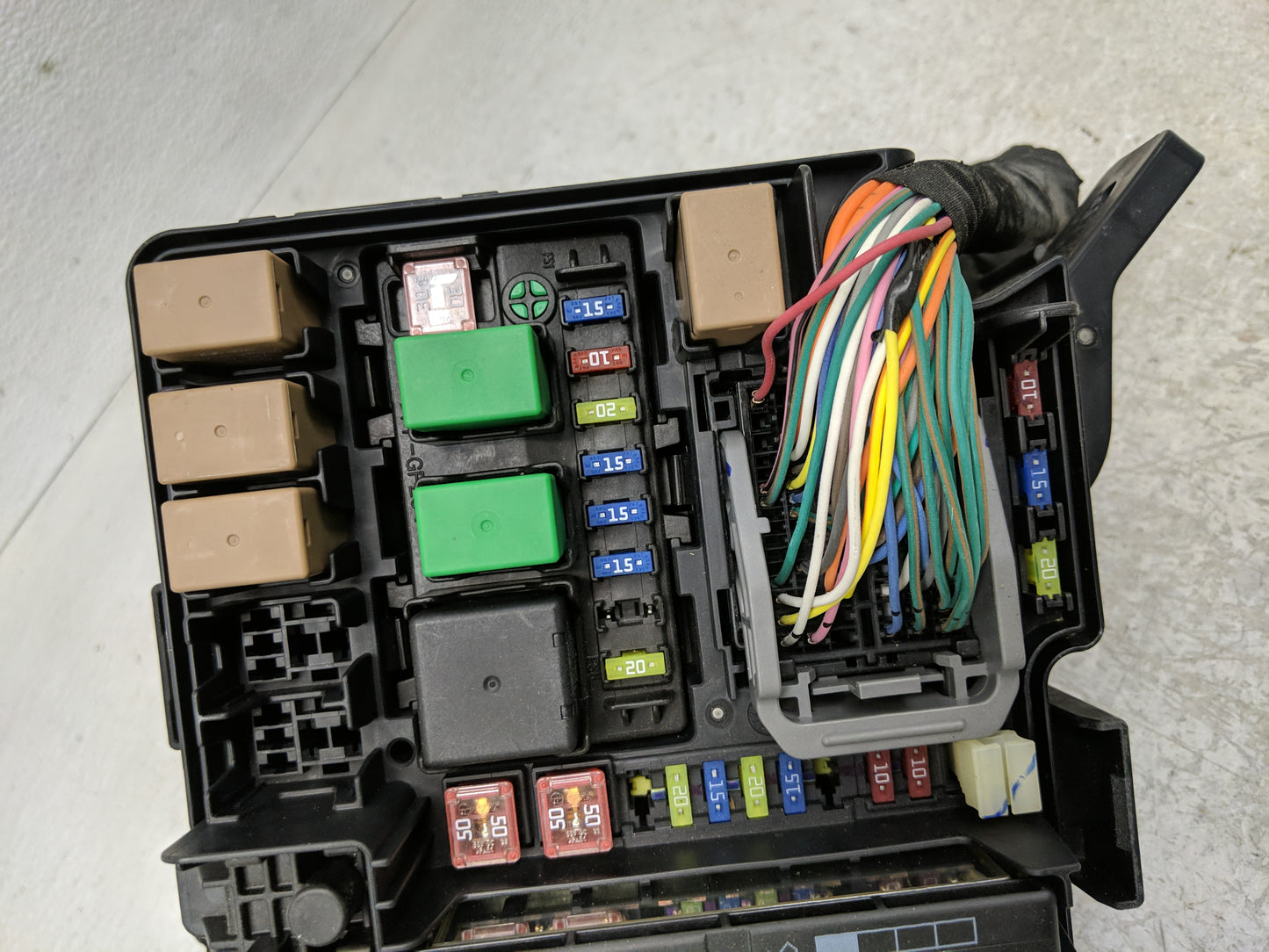 2011-2014 Hyundai Sonata Fusebox Fuse Box Panel Relay Module P/N:VS917503Q040YC Fits Fits 2011 2012 2013 2014 OEM Used Auto 