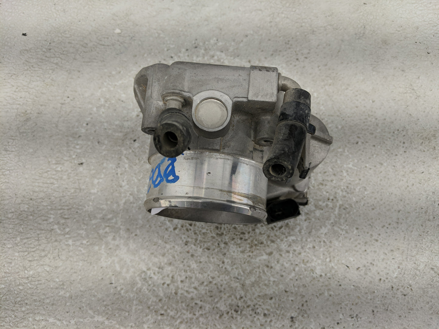 2011-2014 Hyundai Sonata Throttle Body P/N:35100-26700 Fits Fits 2011 2012 2013 2014 2015 2016 OEM Used Auto Parts - Oemused