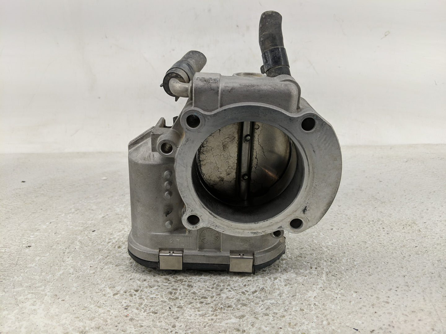 2011-2014 Hyundai Sonata Throttle Body P/N:35100-26700 Fits Fits 2011 2012 2013 2014 2015 2016 OEM Used Auto Parts - Oemused