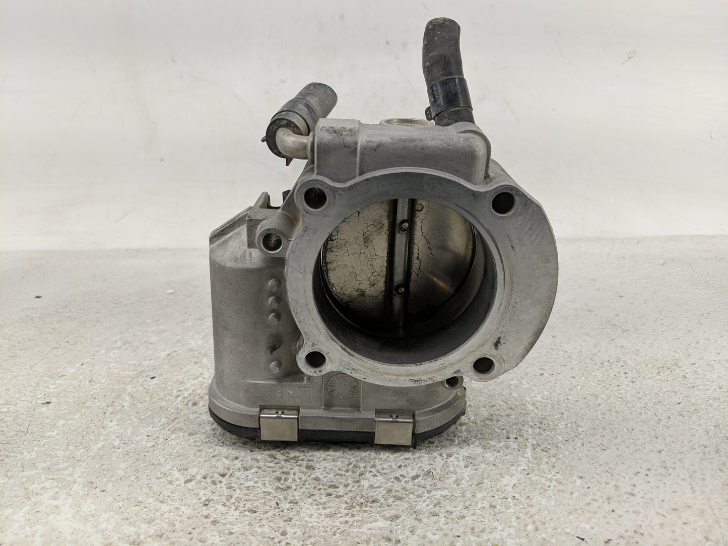 2011-2014 Hyundai Sonata Throttle Body P/N:35100-26700 Fits Fits 2011 2012 2013 2014 2015 2016 OEM Used Auto Parts - Oemused