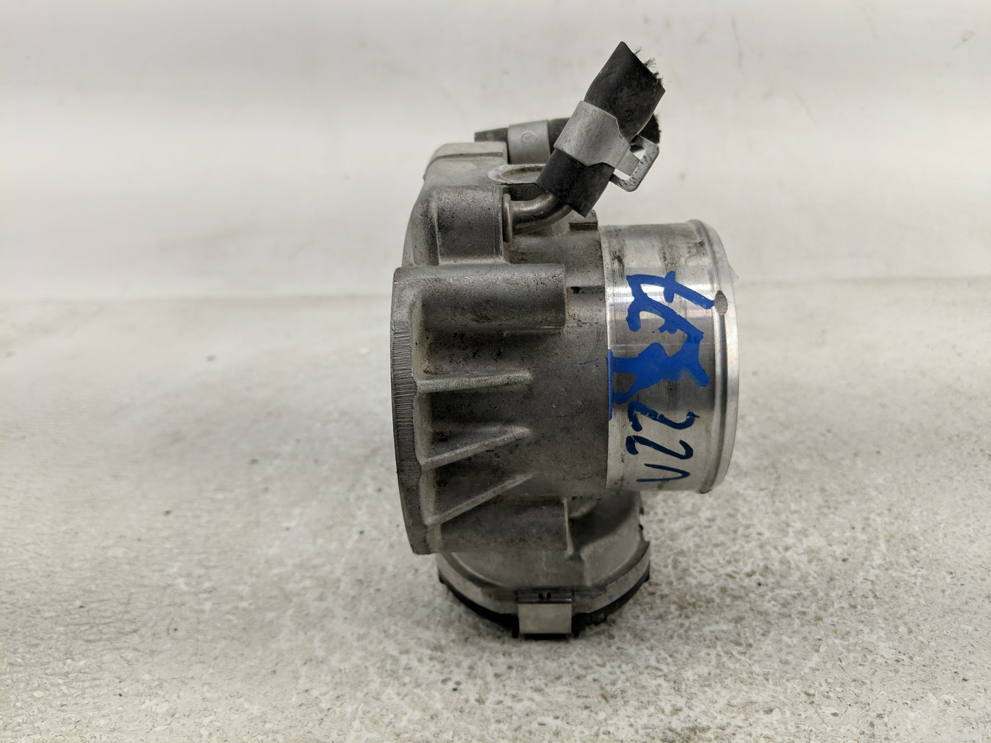2011-2014 Hyundai Sonata Throttle Body P/N:35100-2G700 35100-26700 Fits Fits 2011 2012 2013 2014 2015 2016 OEM Used Auto Par