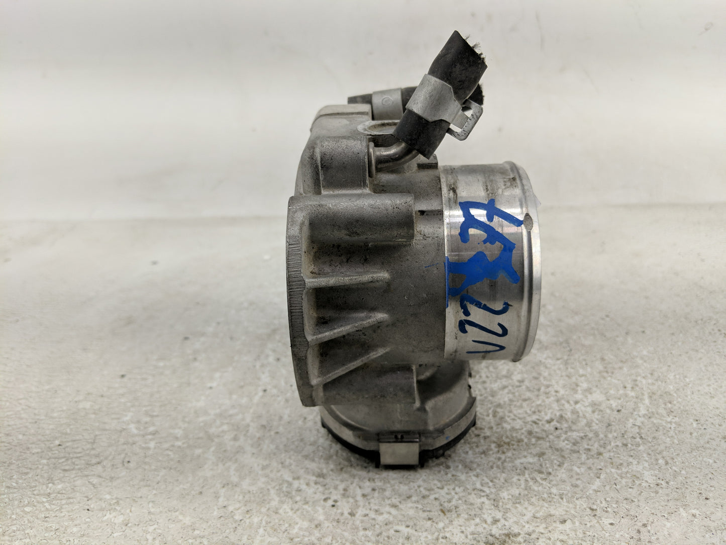 2011-2014 Hyundai Sonata Throttle Body P/N:35100-2G700 35100-26700 Fits Fits 2011 2012 2013 2014 2015 2016 OEM Used Auto Par