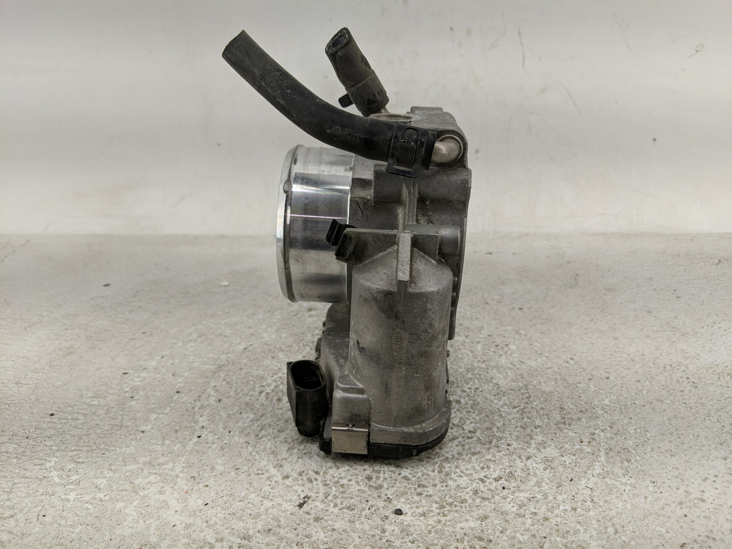 2011-2014 Hyundai Sonata Throttle Body P/N:35100-2G700 35100-26700 Fits Fits 2011 2012 2013 2014 2015 2016 OEM Used Auto Par