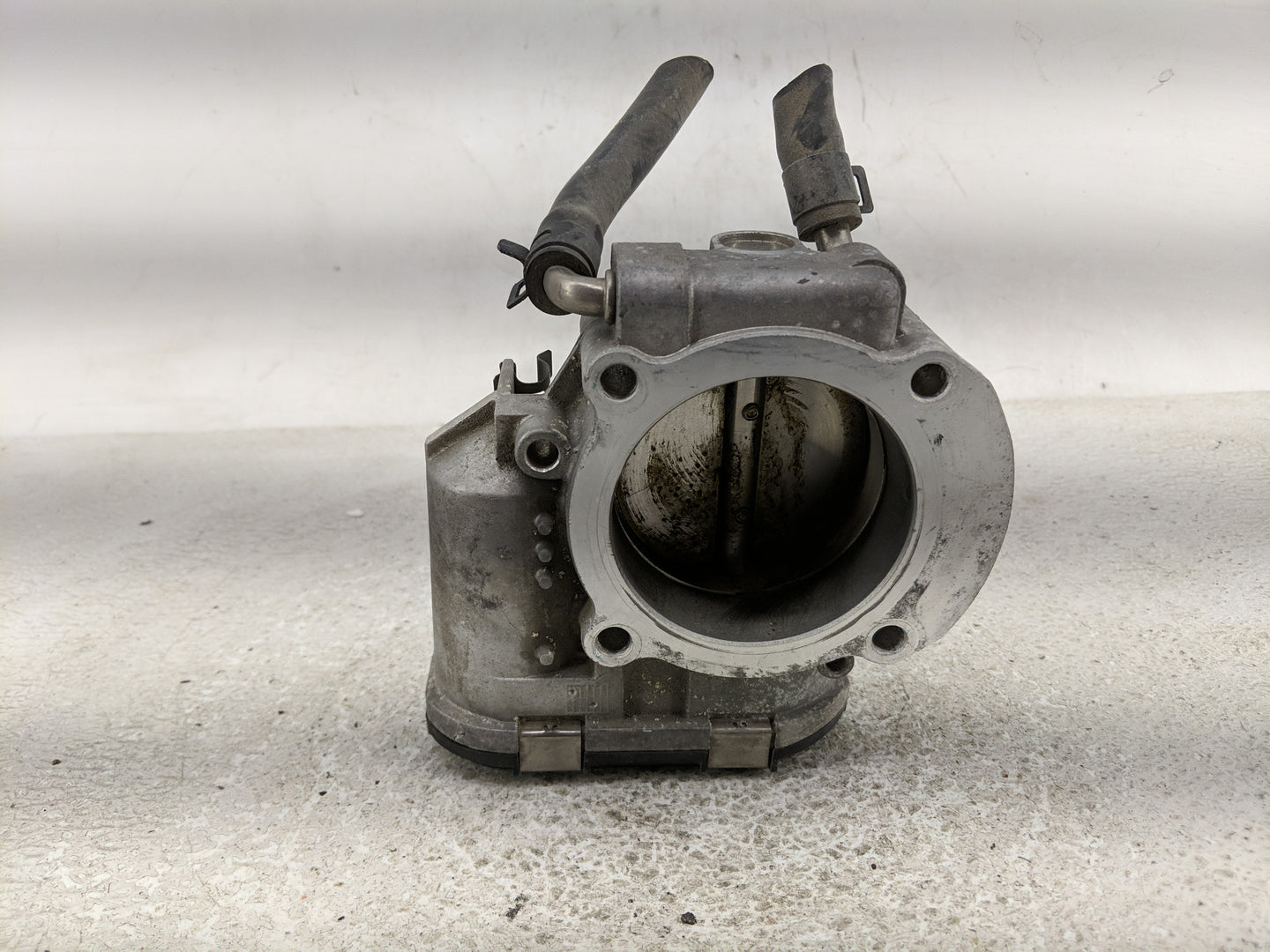 2011-2014 Hyundai Sonata Throttle Body P/N:35100-2G700 35100-26700 Fits Fits 2011 2012 2013 2014 2015 2016 OEM Used Auto Par