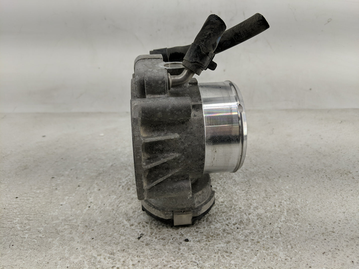 2011-2014 Hyundai Sonata Throttle Body P/N:35100-2G700 35100-26700 Fits Fits 2011 2012 2013 2014 2015 2016 OEM Used Auto Par