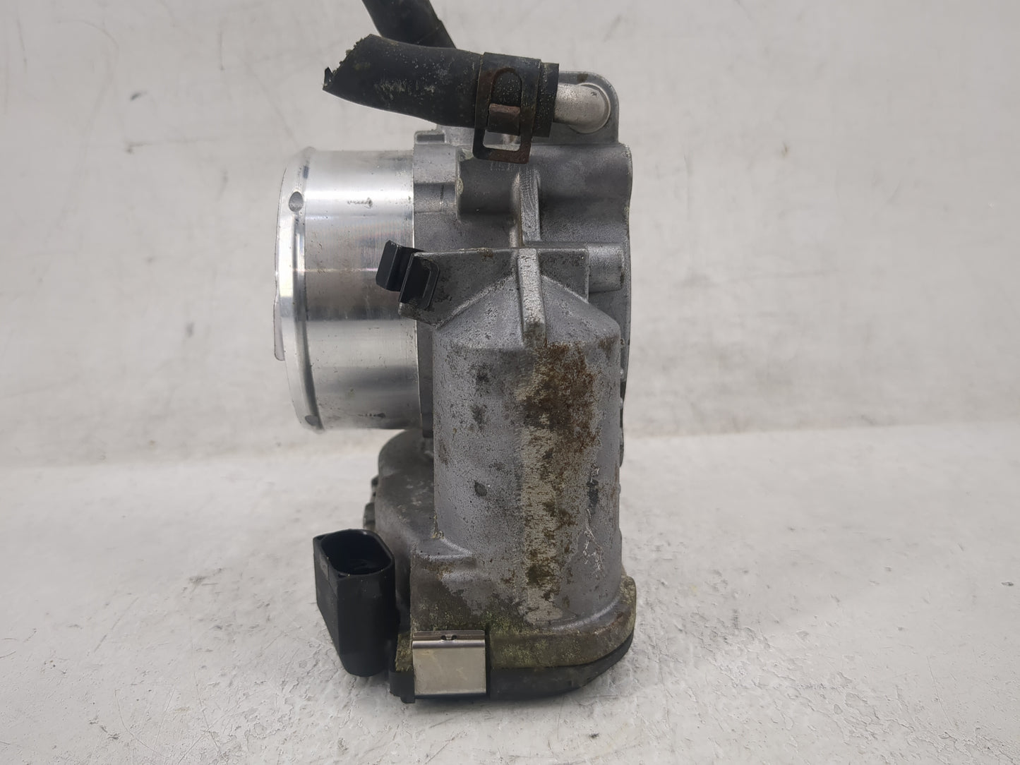 2011-2014 Hyundai Sonata Throttle Body P/N:35100-2G700 35100-26700 Fits Fits 2011 2012 2013 2014 2015 2016 OEM Used Auto Par