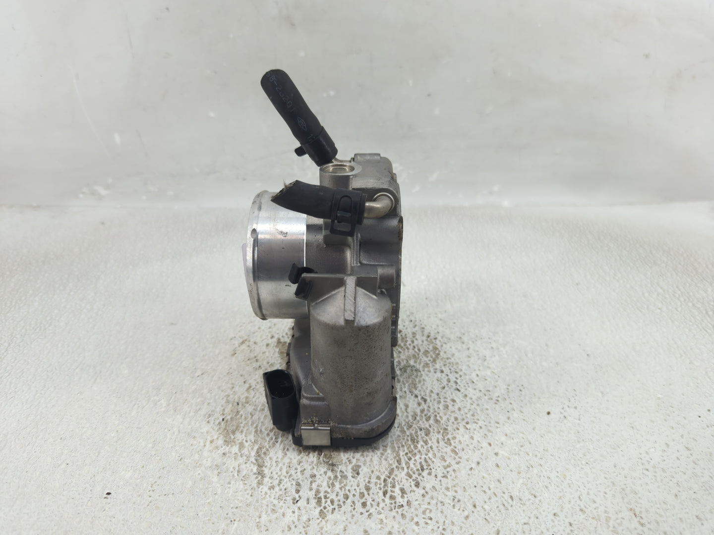 2011-2014 Hyundai Sonata Throttle Body P/N:35100-2G700 35100-26700 Fits Fits 2011 2012 2013 2014 2015 2016 OEM Used Auto Par