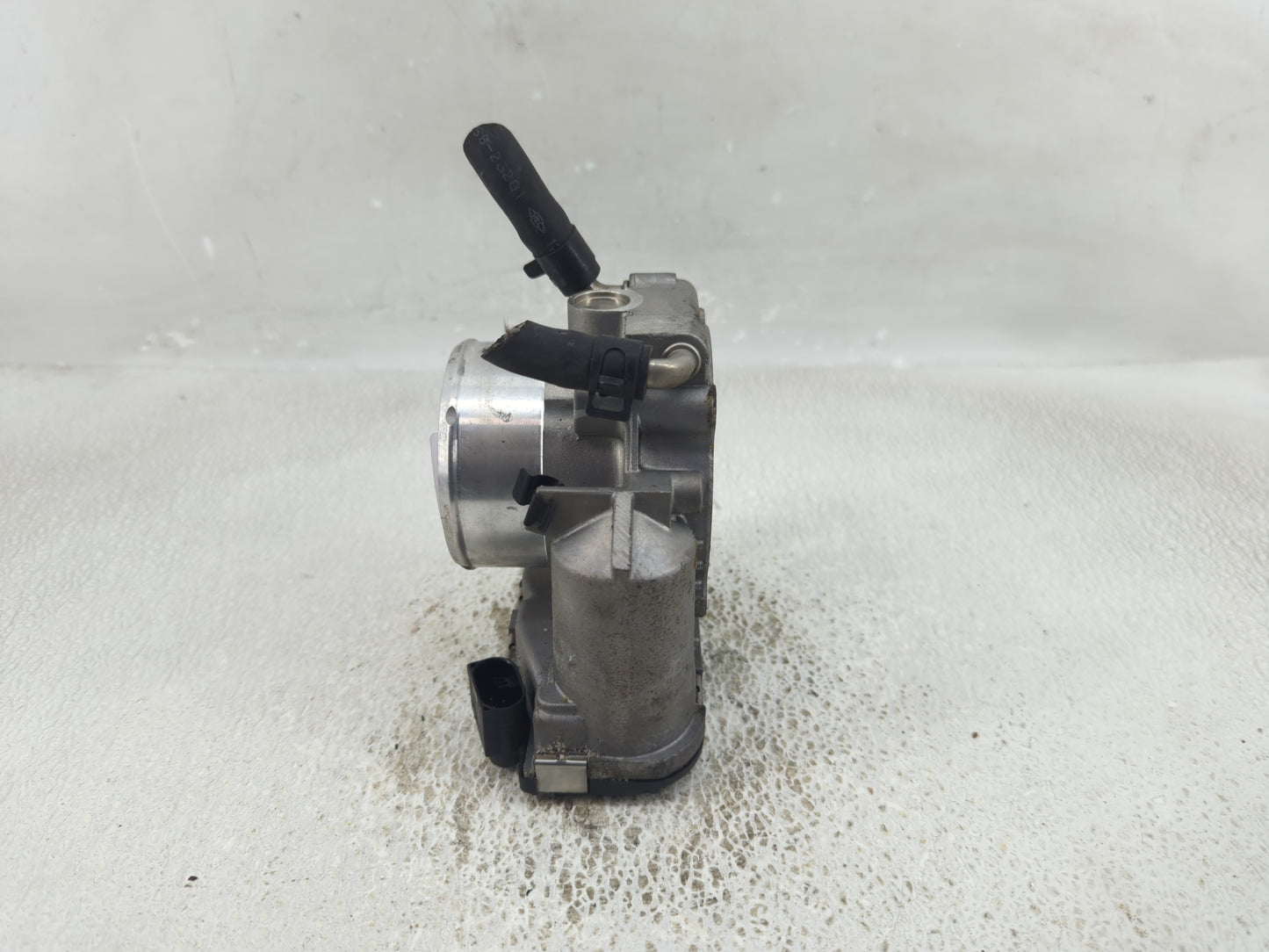2011-2014 Hyundai Sonata Throttle Body P/N:35100-2G700 35100-26700 Fits Fits 2011 2012 2013 2014 2015 2016 OEM Used Auto Par