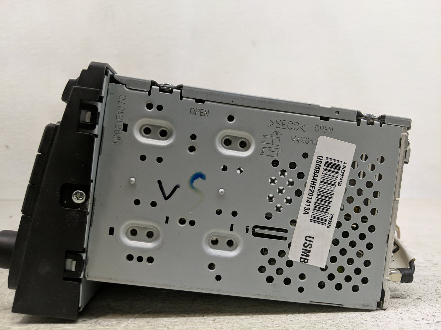 2014-2015 Hyundai Sonata Radio AM FM Cd Player Receiver Replacement P/N:96180-3Q8004X Fits Fits 2014 2015 OEM Used Auto Part