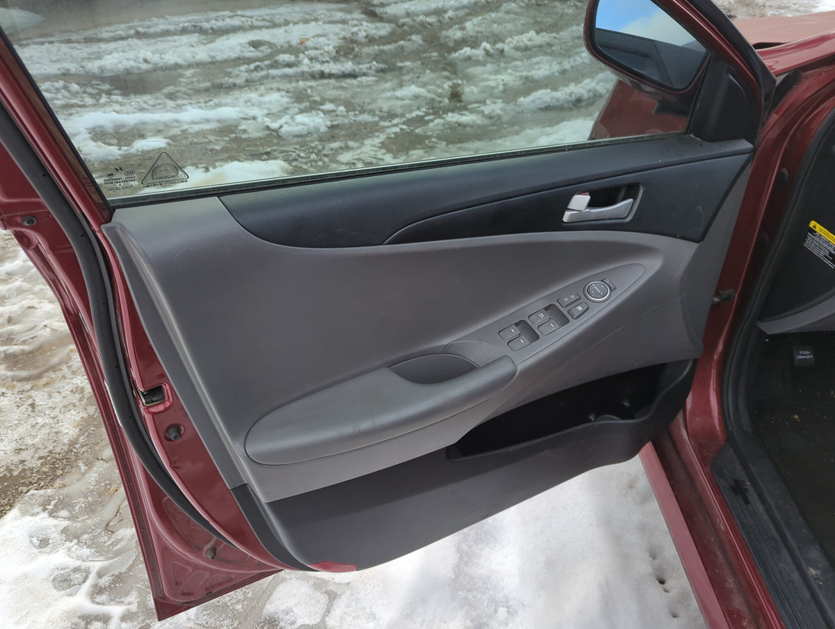 2014 Hyundai Sonata Front Left Driver Interior Door Panel Trim - Oemusedautoparts1.com