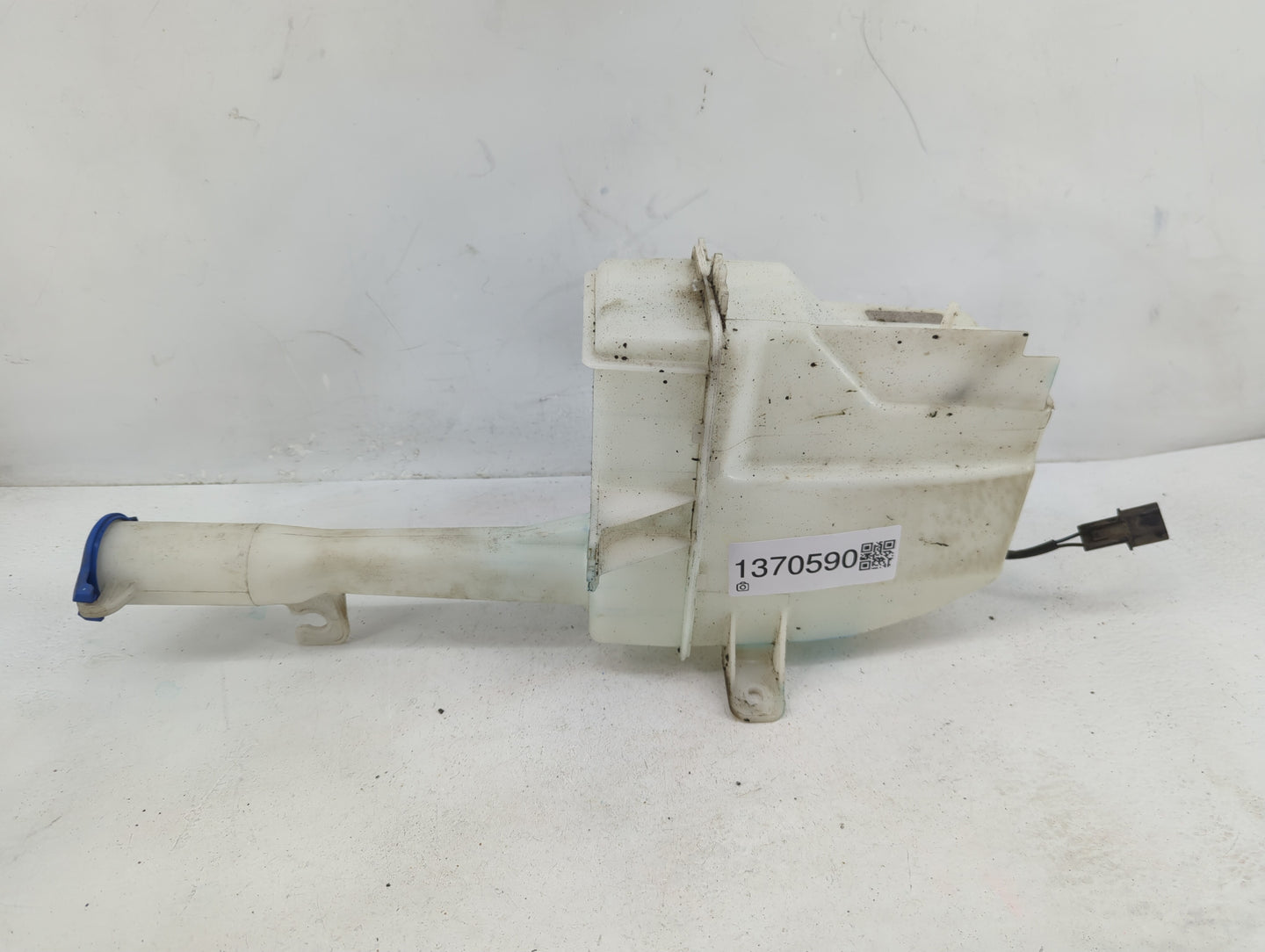2011-2015 Hyundai Sonata Windshield Washer Fluid Reservoir Bottle Oem - Oemusedautoparts1.com