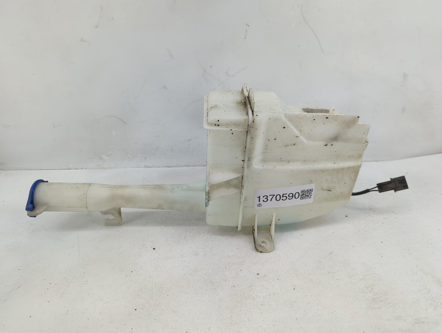 2011-2015 Hyundai Sonata Windshield Washer Fluid Reservoir Bottle Oem - Oemusedautoparts1.com