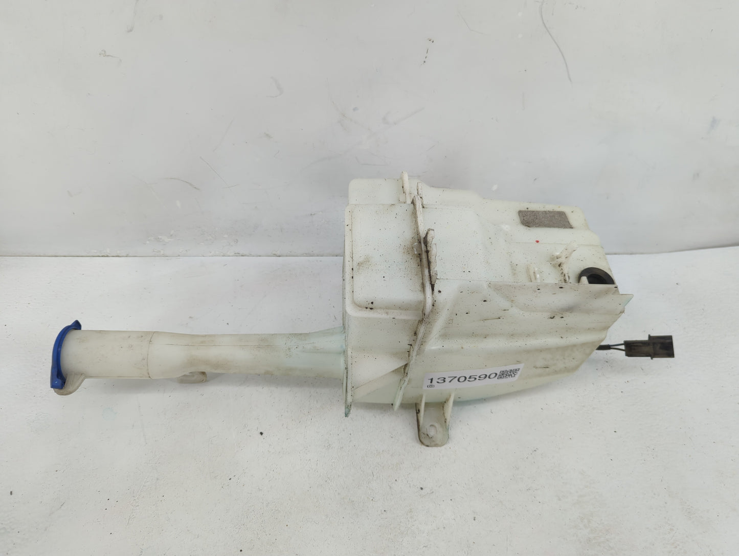 2011-2015 Hyundai Sonata Windshield Washer Fluid Reservoir Bottle Oem - Oemusedautoparts1.com