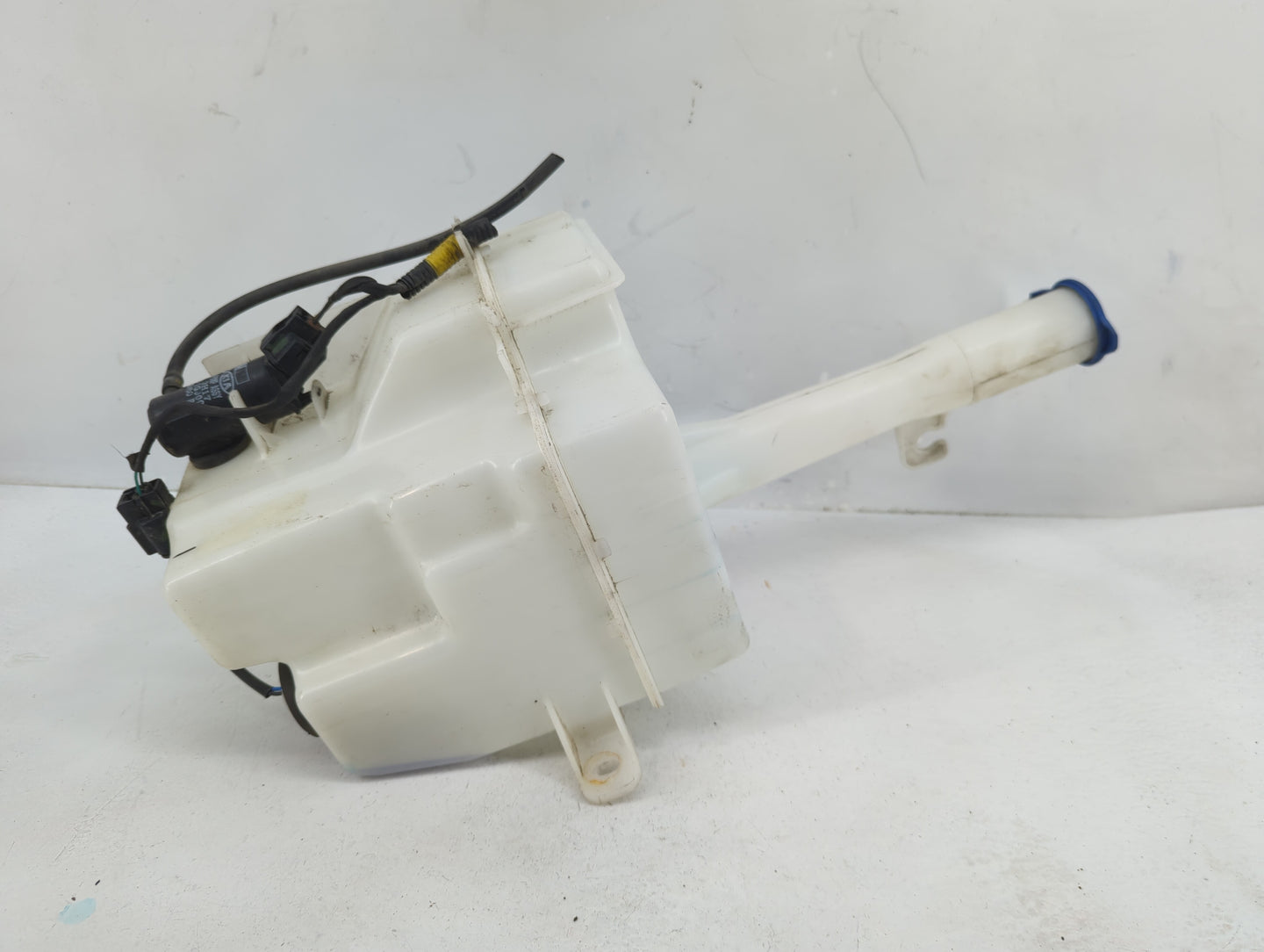2011-2015 Hyundai Sonata Windshield Washer Fluid Reservoir Bottle Oem - Oemusedautoparts1.com