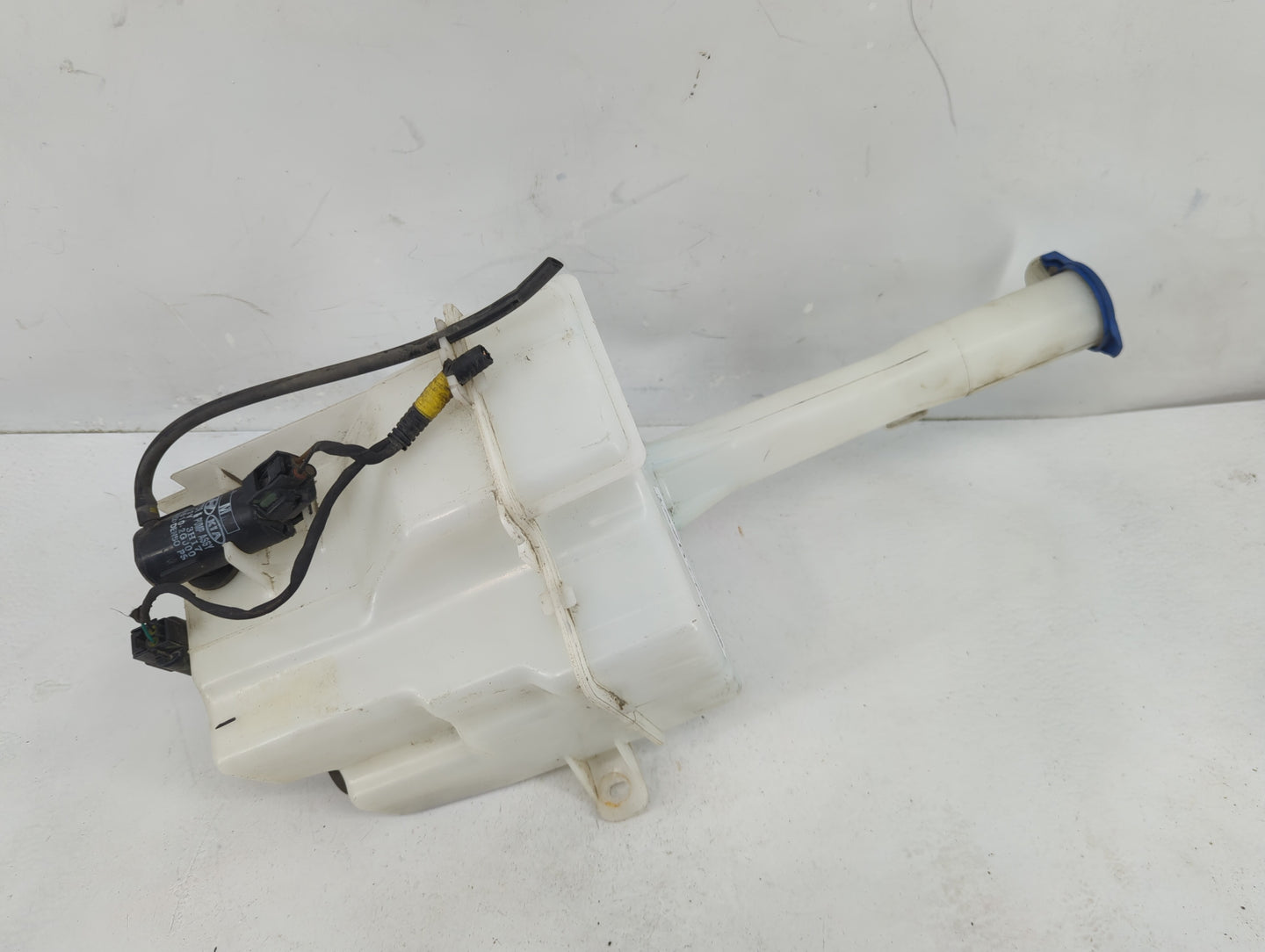 2011-2015 Hyundai Sonata Windshield Washer Fluid Reservoir Bottle Oem - Oemusedautoparts1.com