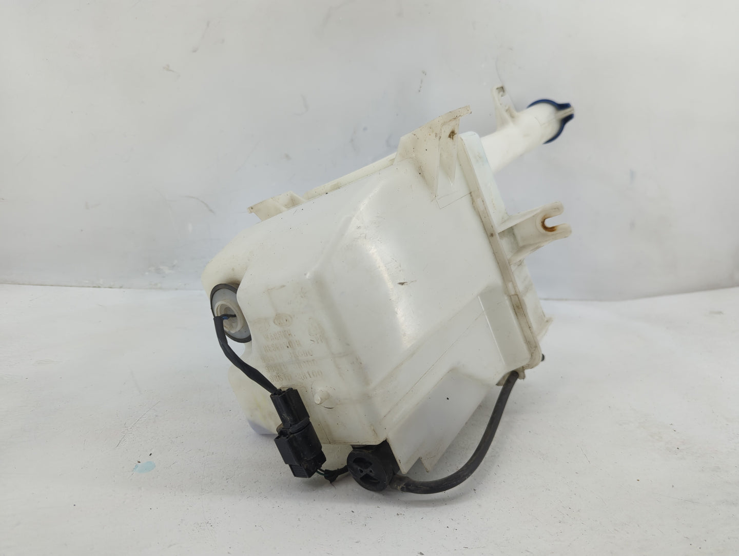 2011-2015 Hyundai Sonata Windshield Washer Fluid Reservoir Bottle Oem - Oemusedautoparts1.com