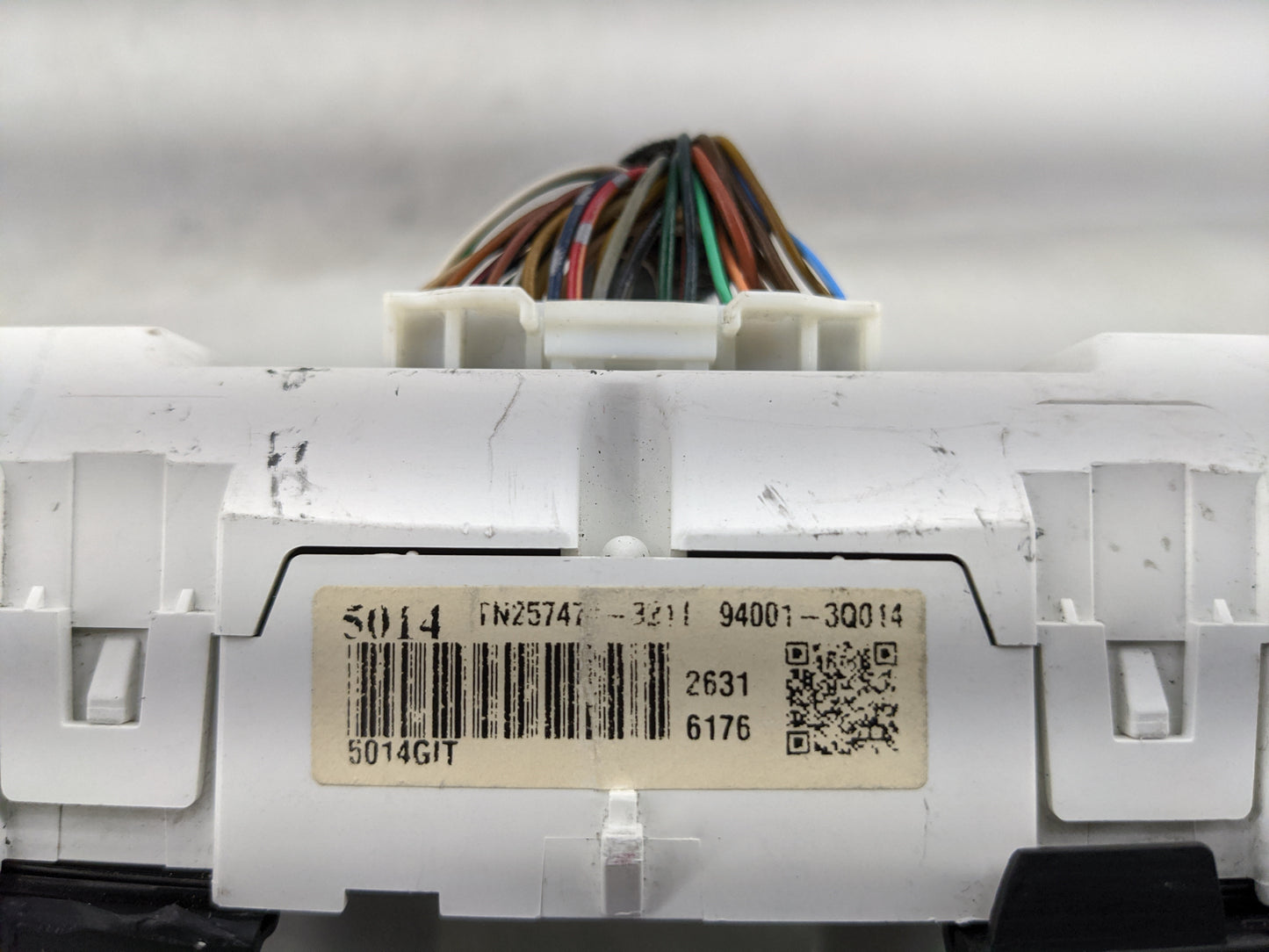 2011-2014 Hyundai Sonata Instrument Cluster Speedometer Gauges P/N:94001-3Q014 Fits Fits 2011 2012 2013 2014 OEM Used Auto P