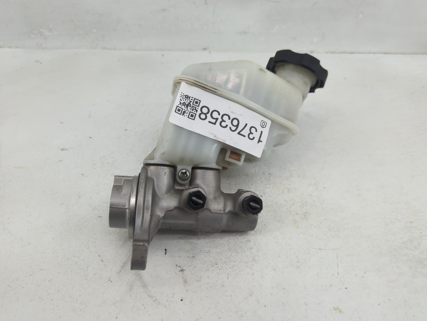 2011-2014 Hyundai Sonata Brake Master Cylinder - Oemusedautoparts1.com