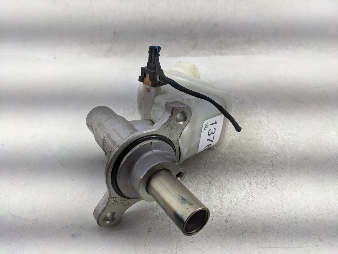 2011-2014 Hyundai Sonata Brake Master Cylinder - Oemusedautoparts1.com