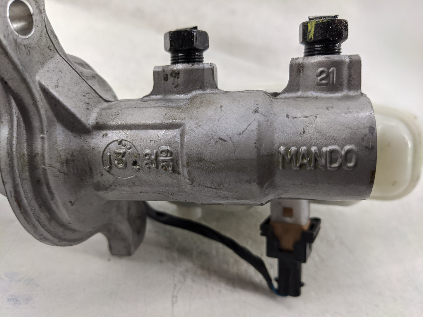 2011-2014 Hyundai Sonata Brake Master Cylinder - Oemusedautoparts1.com