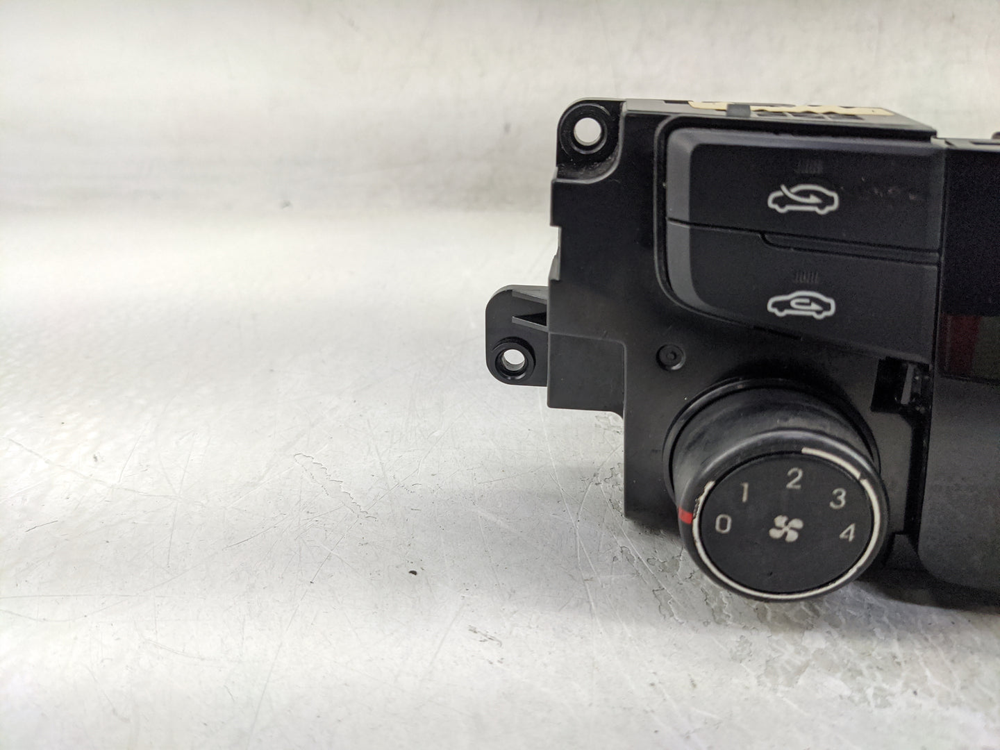 2014 Hyundai Sonata Climate Control Module Temperature AC/Heater Replacement P/N:97250-3Q030 Fits OEM Used Auto Parts - Oemu