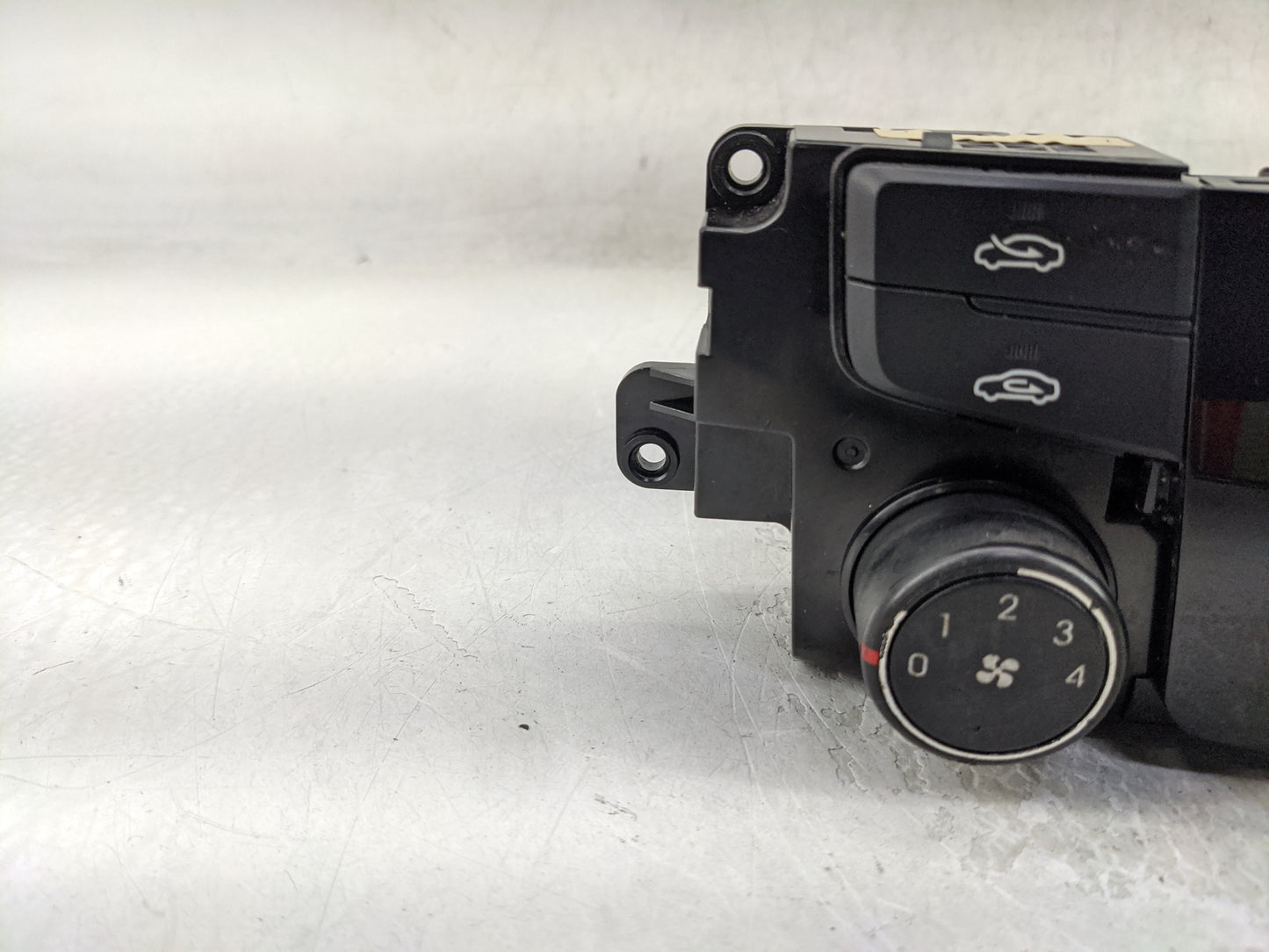 2014 Hyundai Sonata Climate Control Module Temperature AC/Heater Replacement P/N:97250-3Q030 Fits OEM Used Auto Parts - Oemu