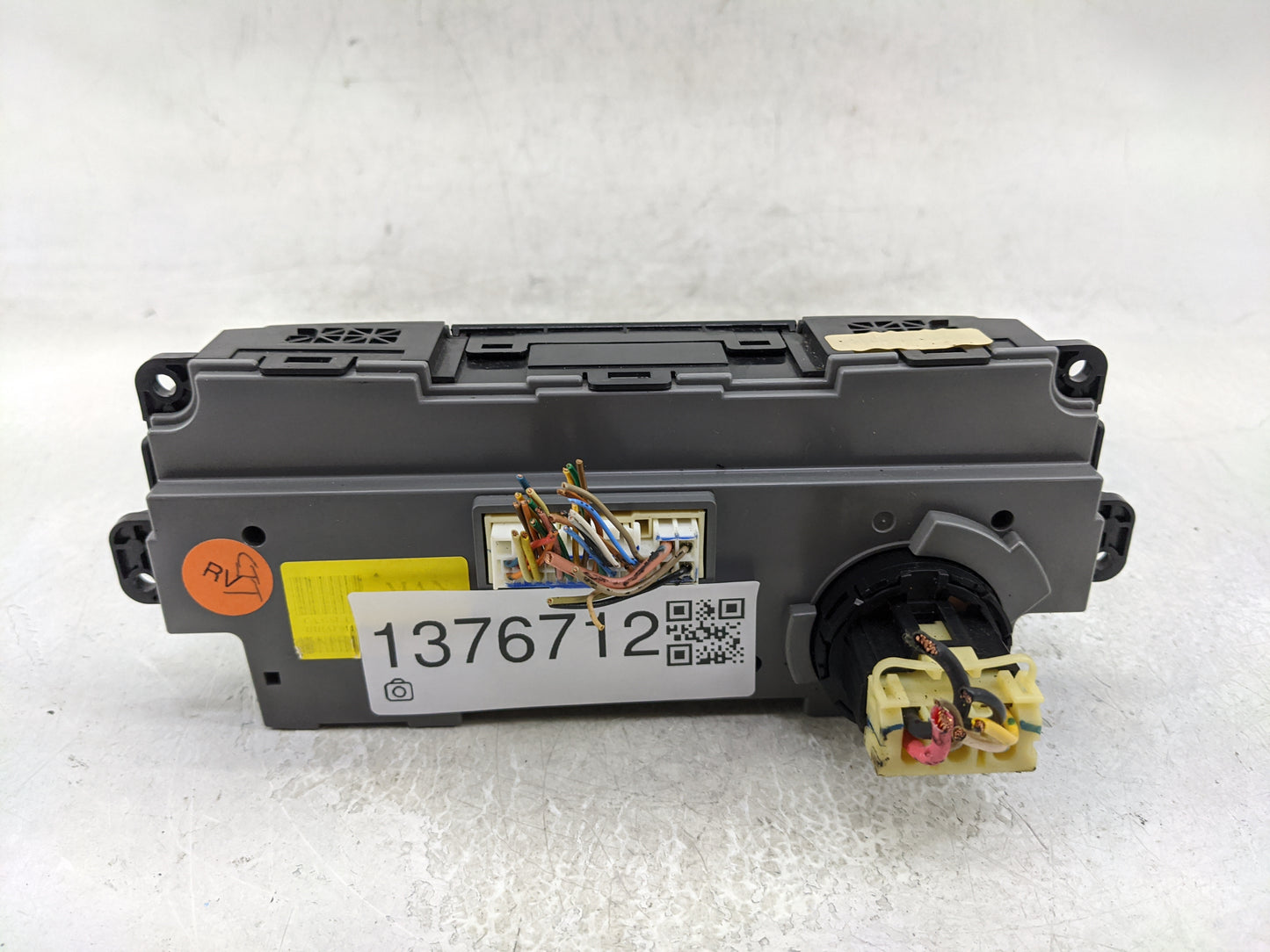 2014 Hyundai Sonata Climate Control Module Temperature AC/Heater Replacement P/N:97250-3Q030 Fits OEM Used Auto Parts - Oemu