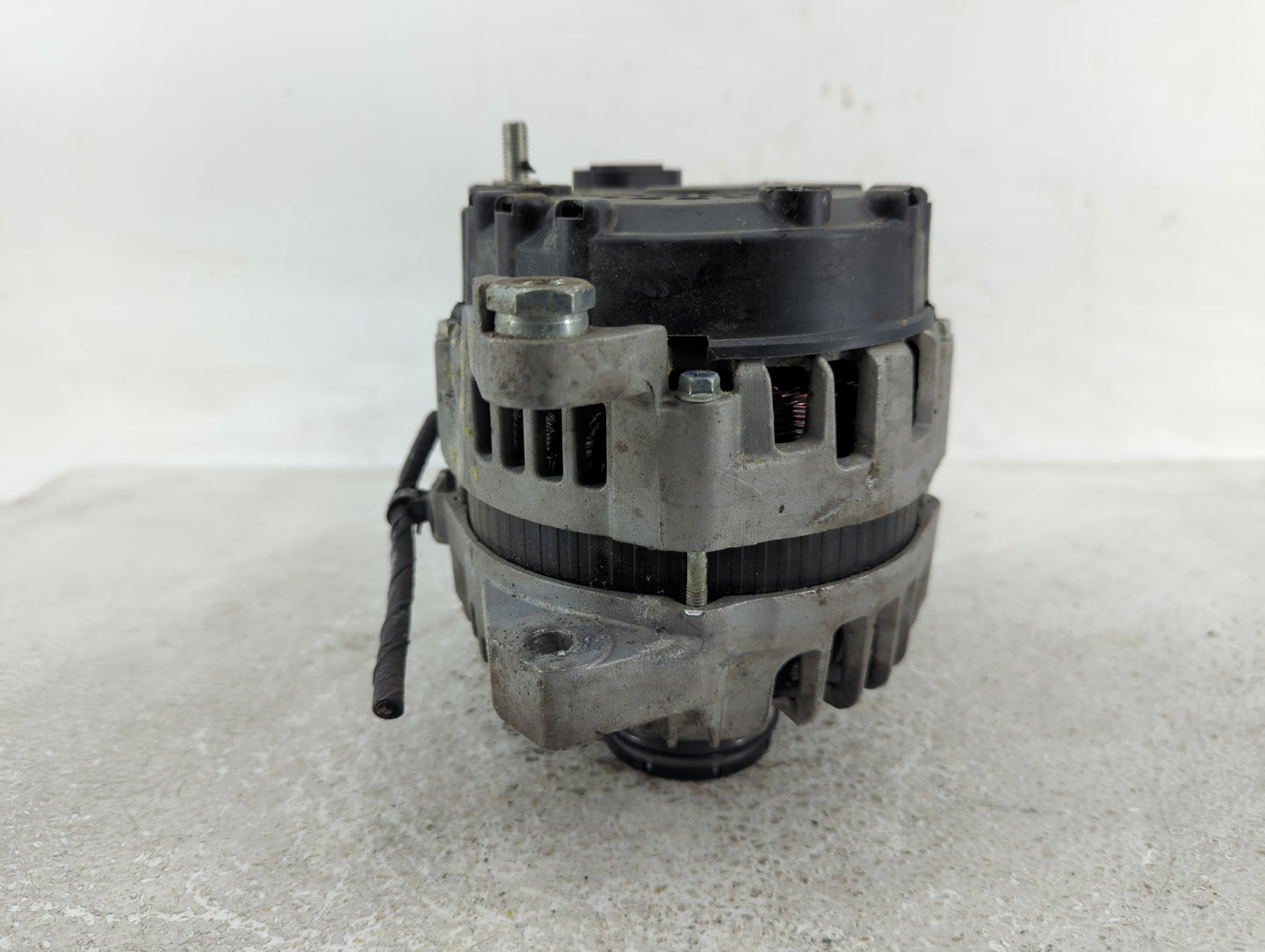 2014 Hyundai Sonata Alternator Replacement Generator Charging Assembly Engine OEM Fits Fits 2015 OEM Used Auto Parts - Oemus