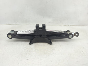 2014 Hyundai Sonata Spare Scissor Car Jack - Oemusedautoparts1.com