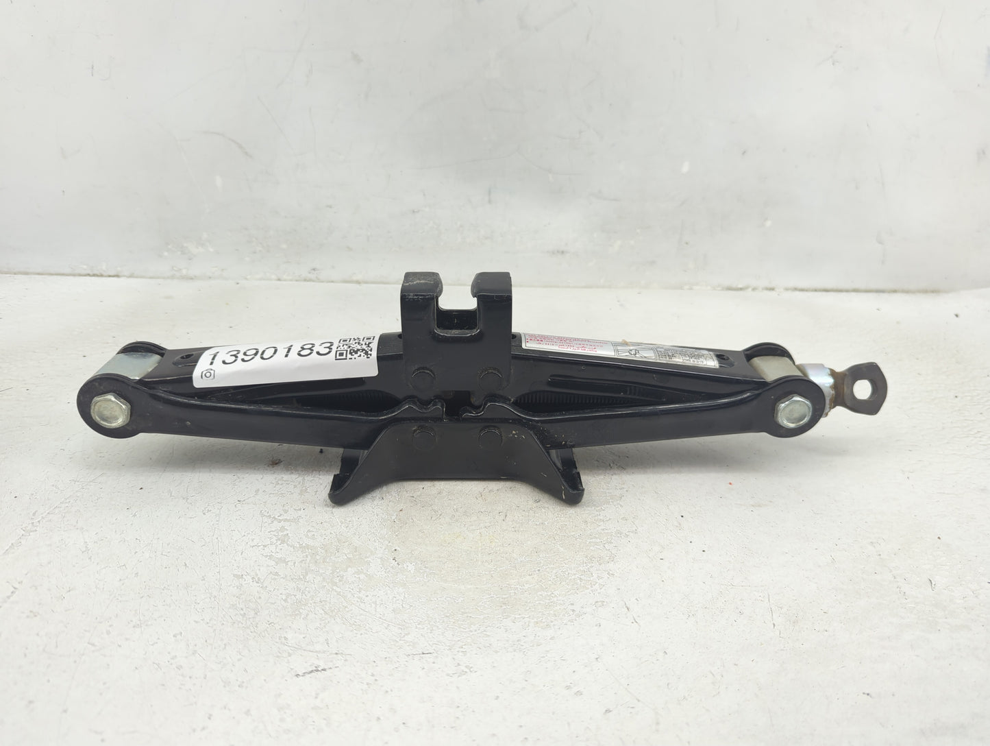 2014 Hyundai Sonata Spare Scissor Car Jack 1390183 - Oemusedautoparts1.com