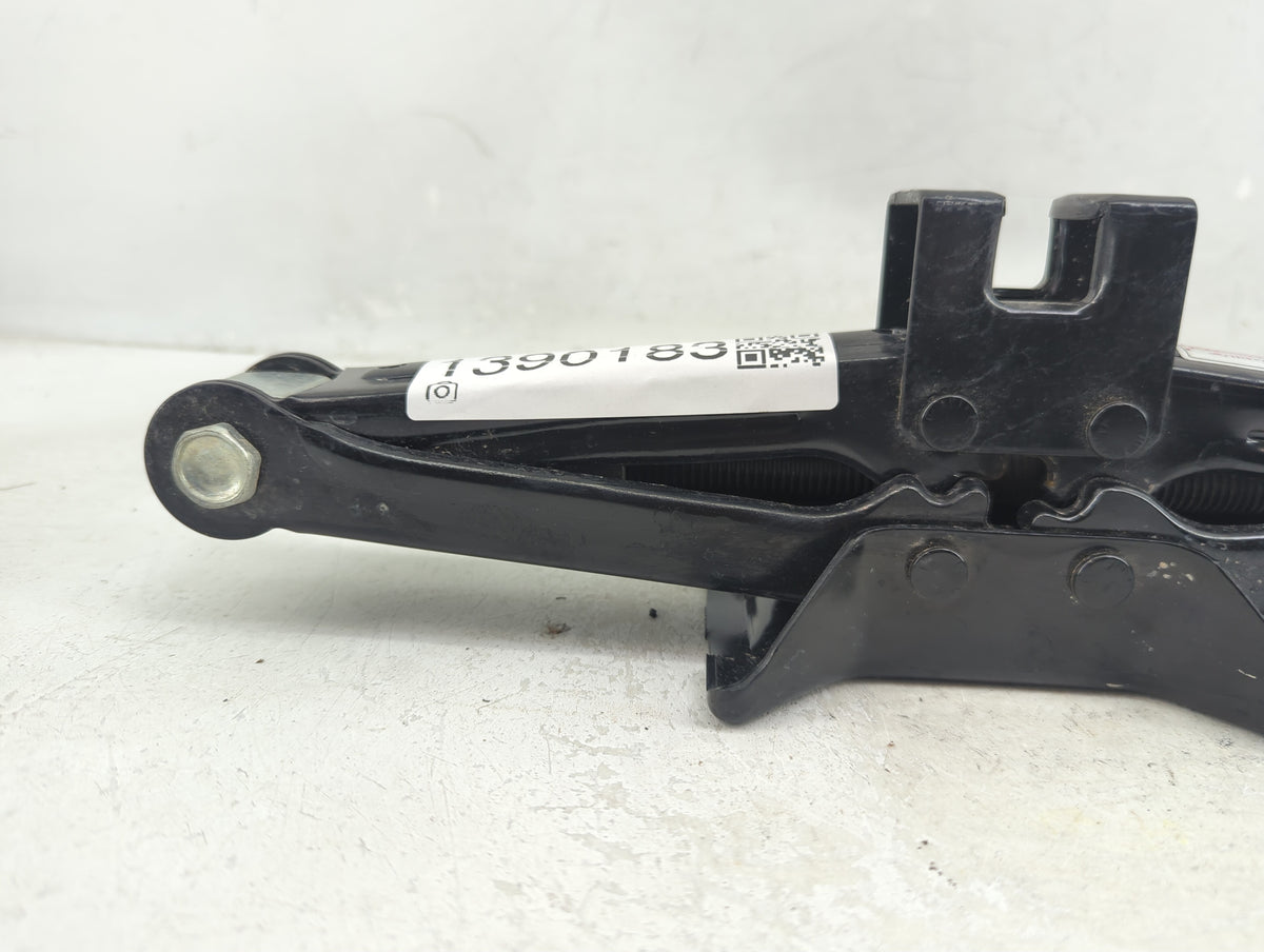2014 Hyundai Sonata Spare Scissor Car Jack 1390183 - Oemusedautoparts1.com