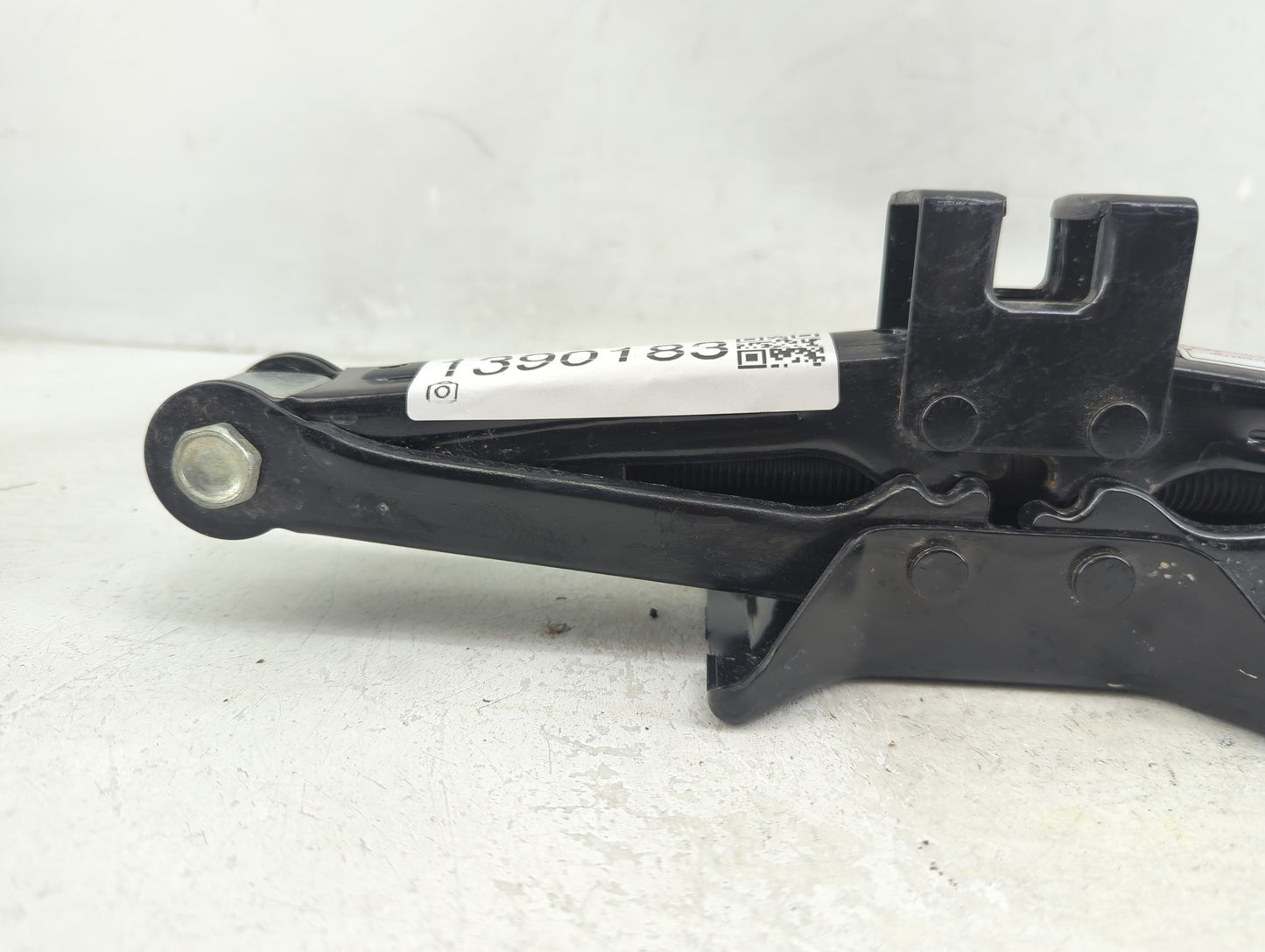 2014 Hyundai Sonata Spare Scissor Car Jack 1390183 - Oemusedautoparts1.com