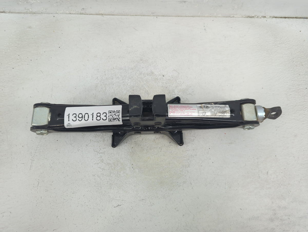 2014 Hyundai Sonata Spare Scissor Car Jack 1390183 - Oemusedautoparts1.com
