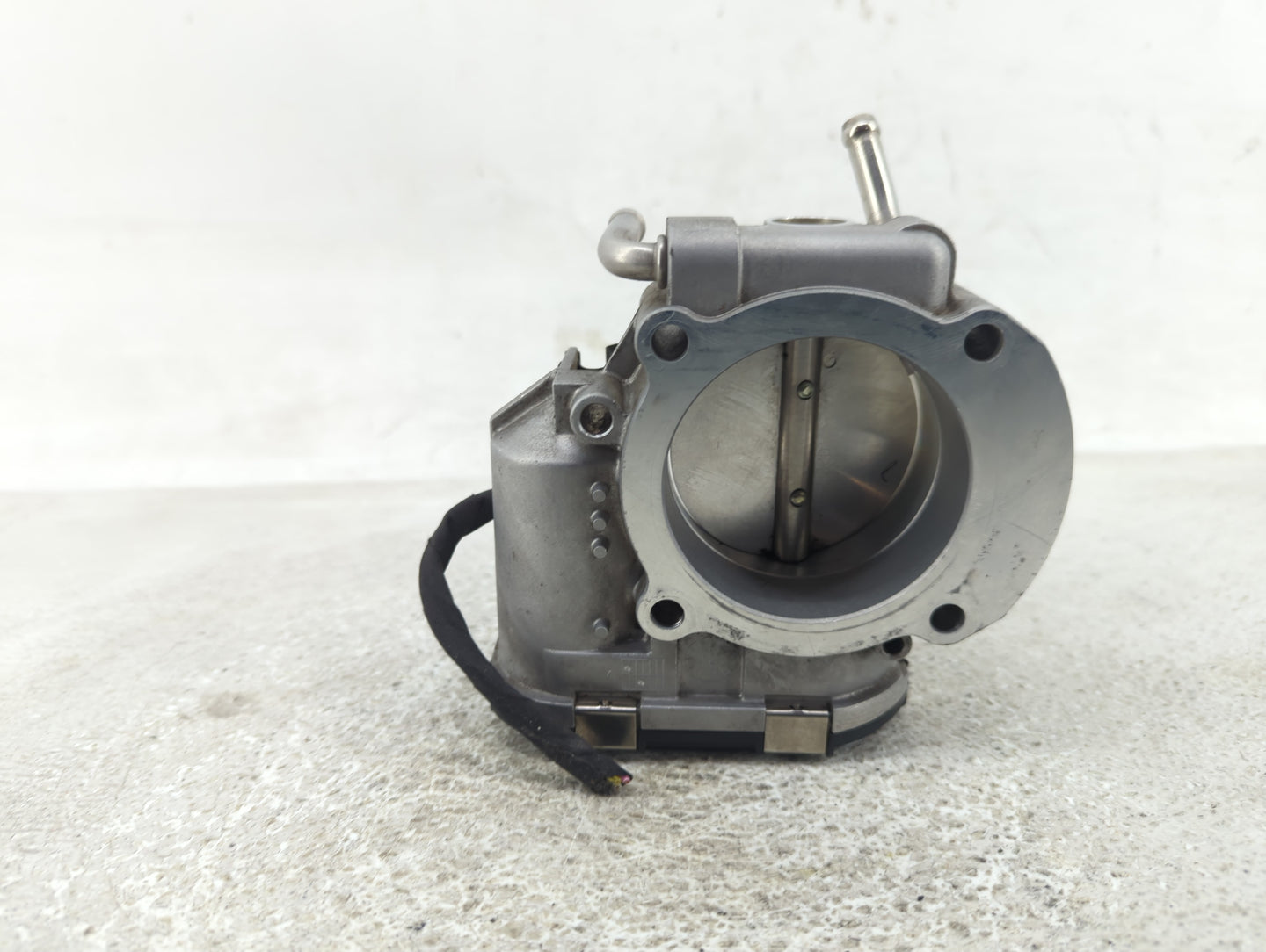 2011-2014 Hyundai Sonata Throttle Body P/N:90 4501 0001 35100-2G700 Fits Fits 2011 2012 2013 2014 2015 2016 OEM Used Auto Pa