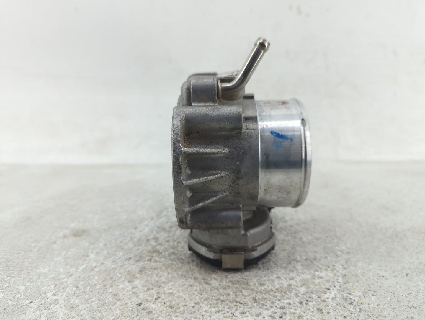 2011-2014 Hyundai Sonata Throttle Body P/N:90 4501 0001 35100-2G700 Fits Fits 2011 2012 2013 2014 2015 2016 OEM Used Auto Pa