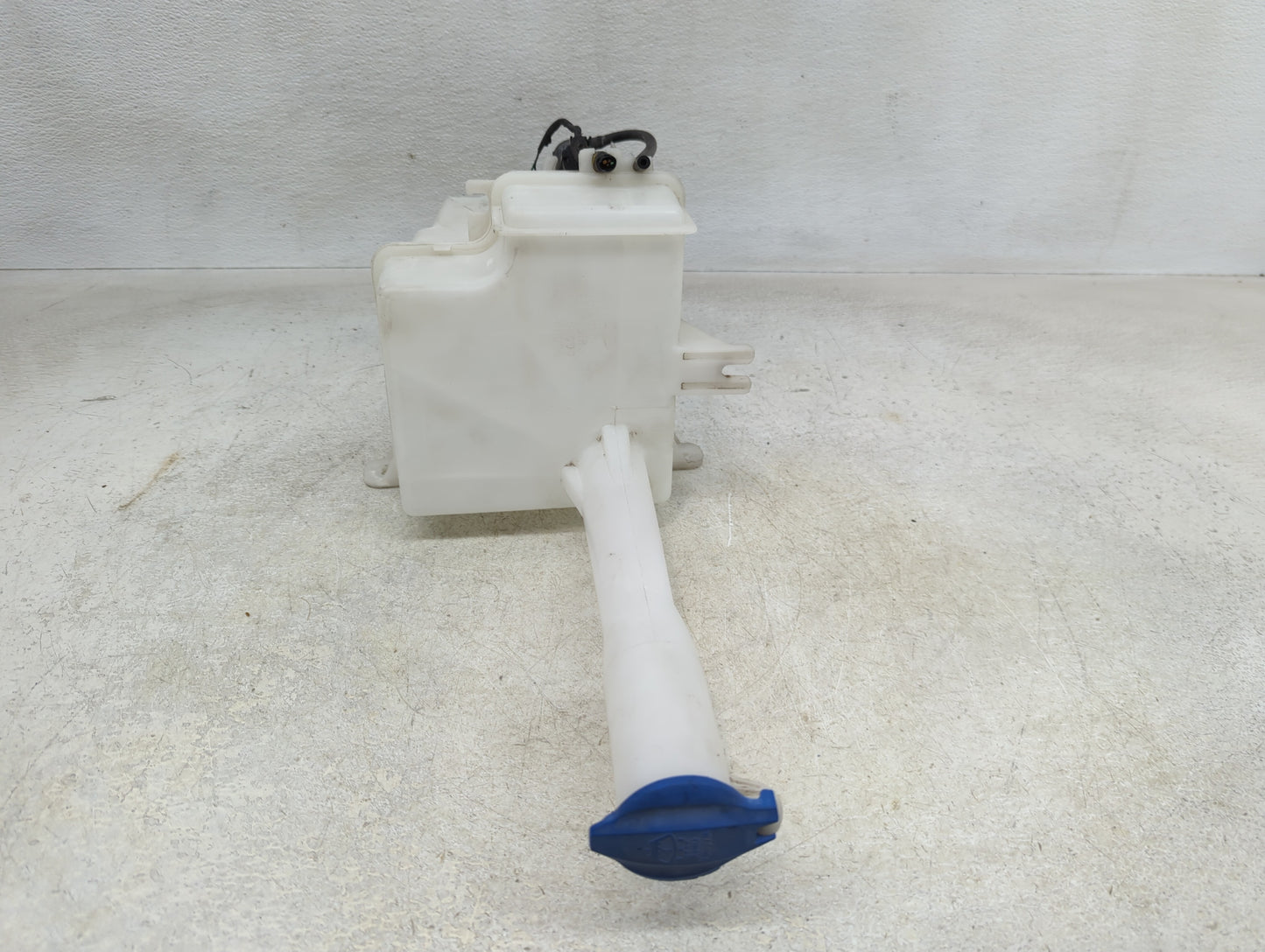 2011-2015 Hyundai Sonata Windshield Washer Fluid Reservoir Bottle Oem - Oemusedautoparts1.com