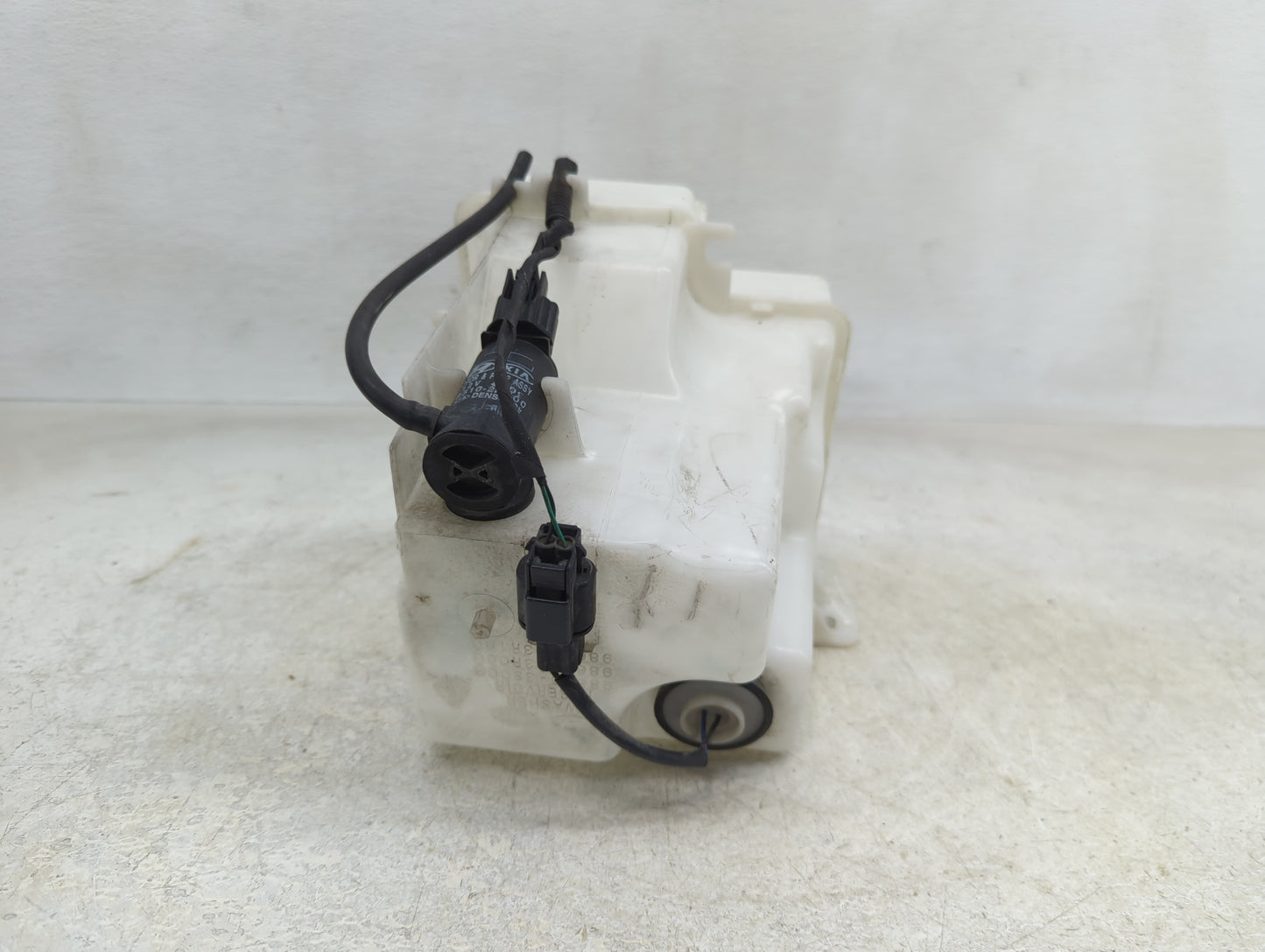 2011-2015 Hyundai Sonata Windshield Washer Fluid Reservoir Bottle Oem - Oemusedautoparts1.com